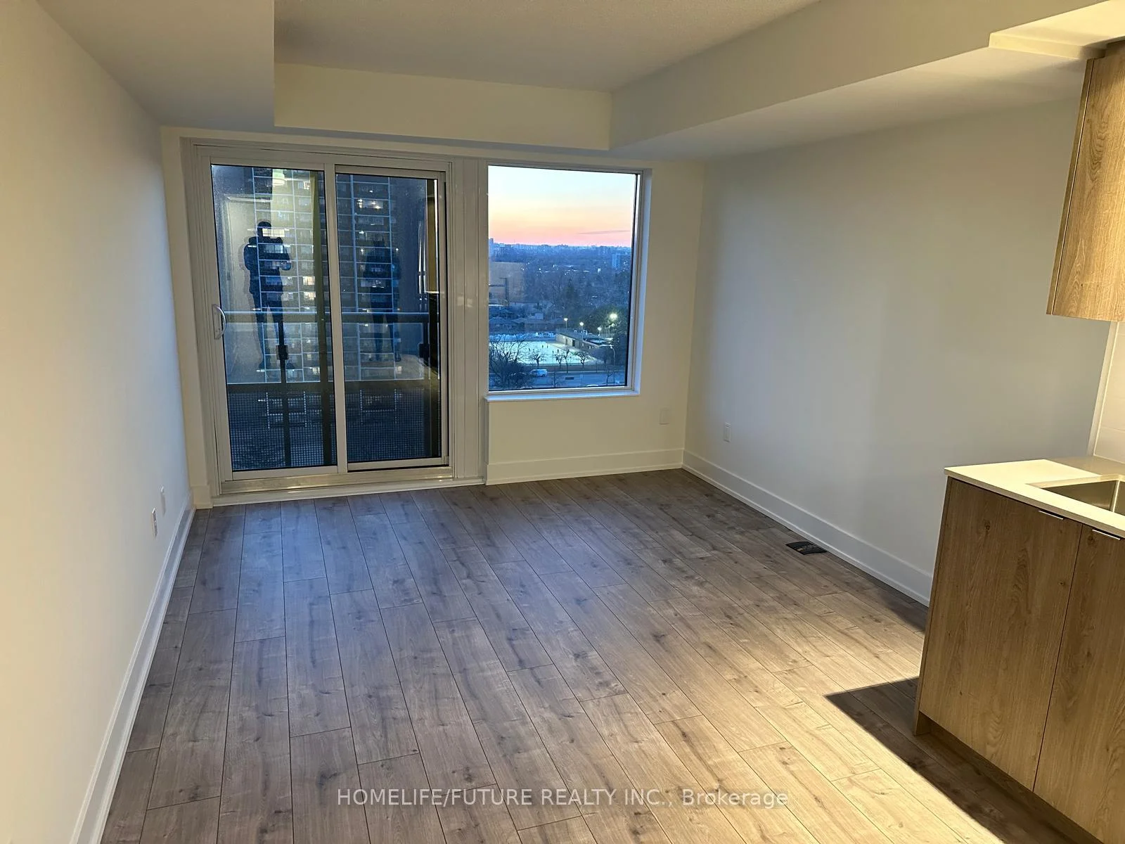 Photo 6 of Unit 1103, 10 Eva Road, Etobicoke, Etobicoke West Mall — HOMEH