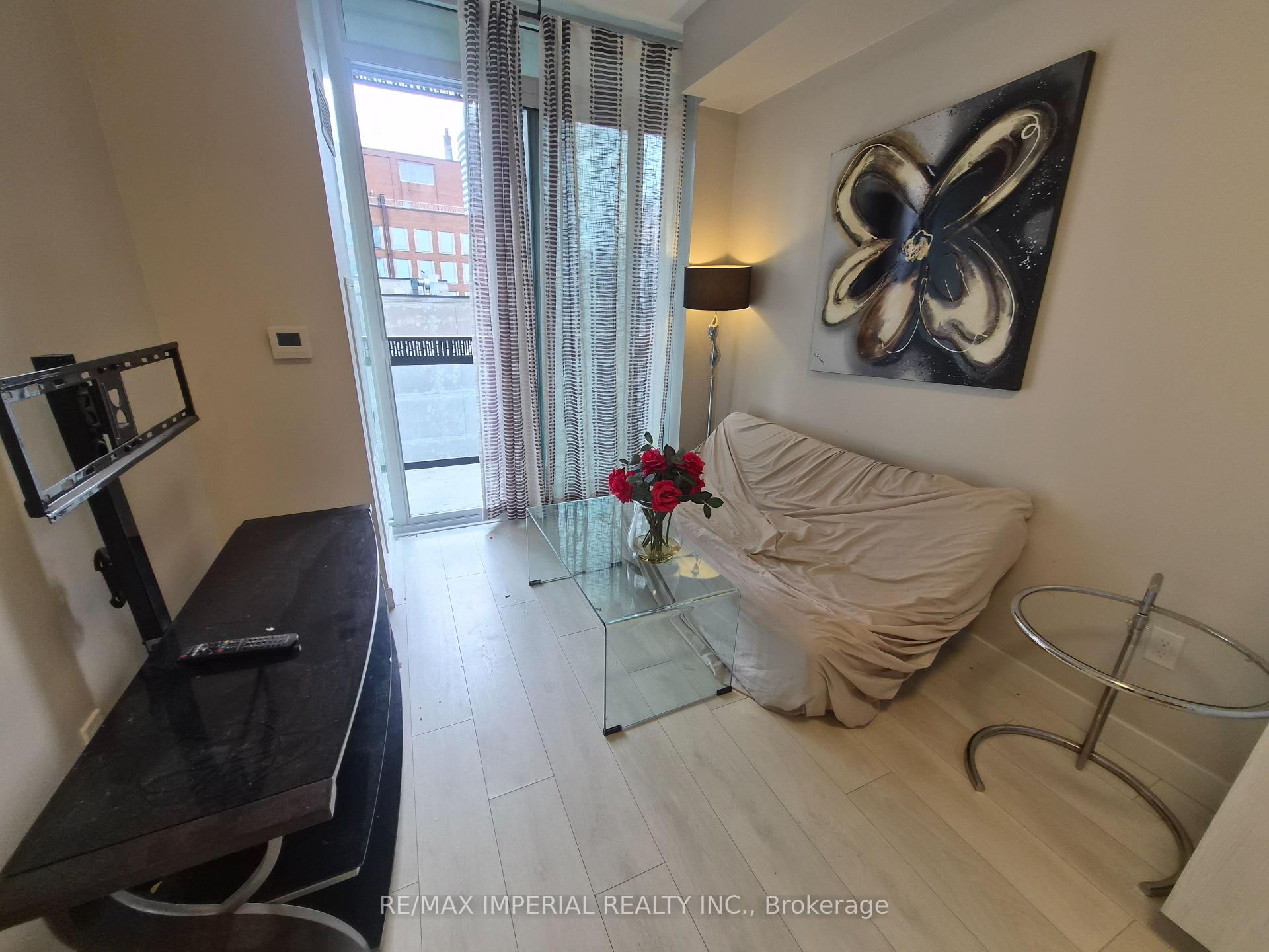 Photo 5 of Unit 609, 8 Eglington Avenue E, Toronto, Yonge-Eglinton — HOMEH