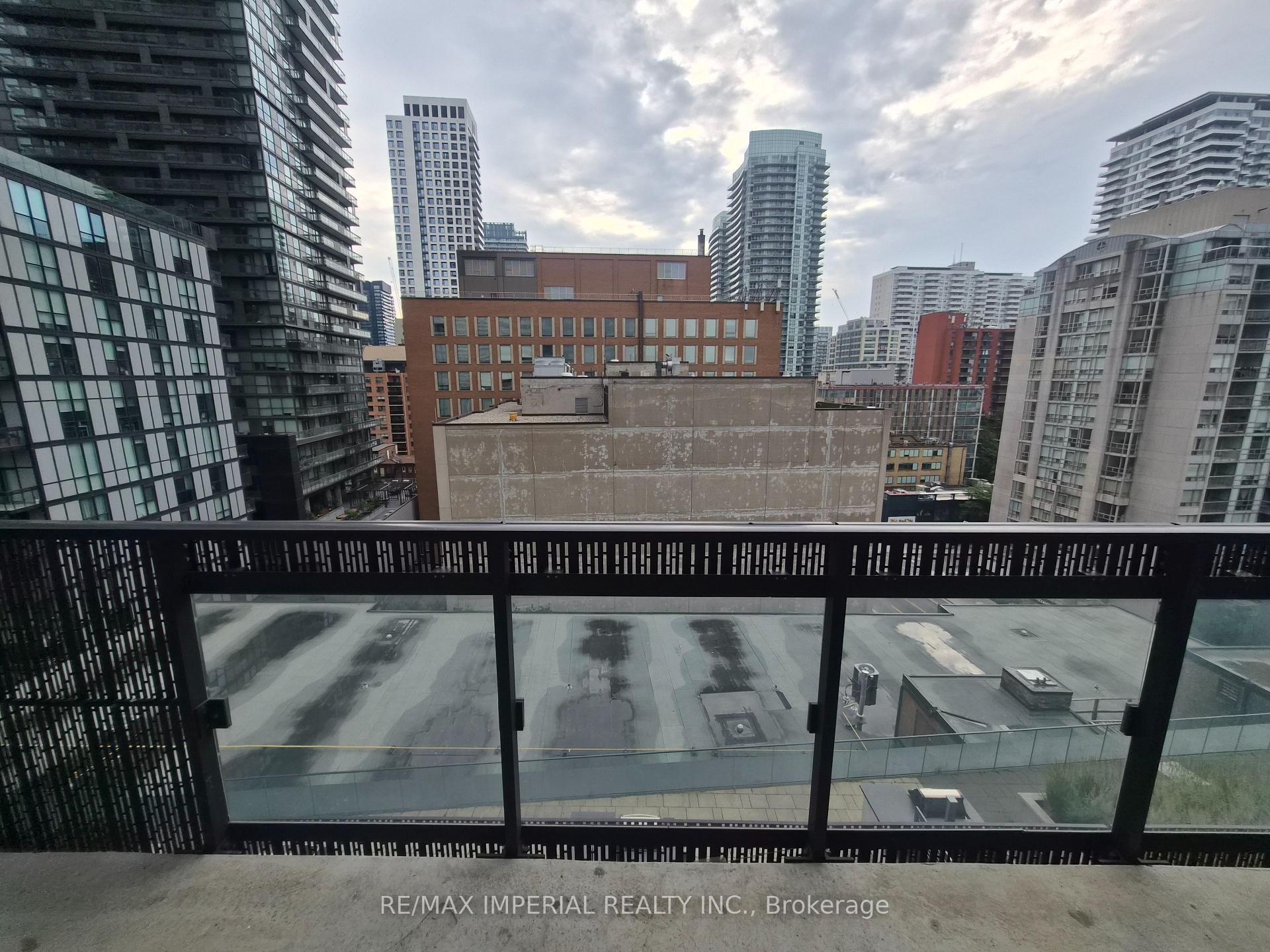 Photo 9 of Unit 609, 8 Eglington Avenue E, Toronto, Yonge-Eglinton — HOMEH