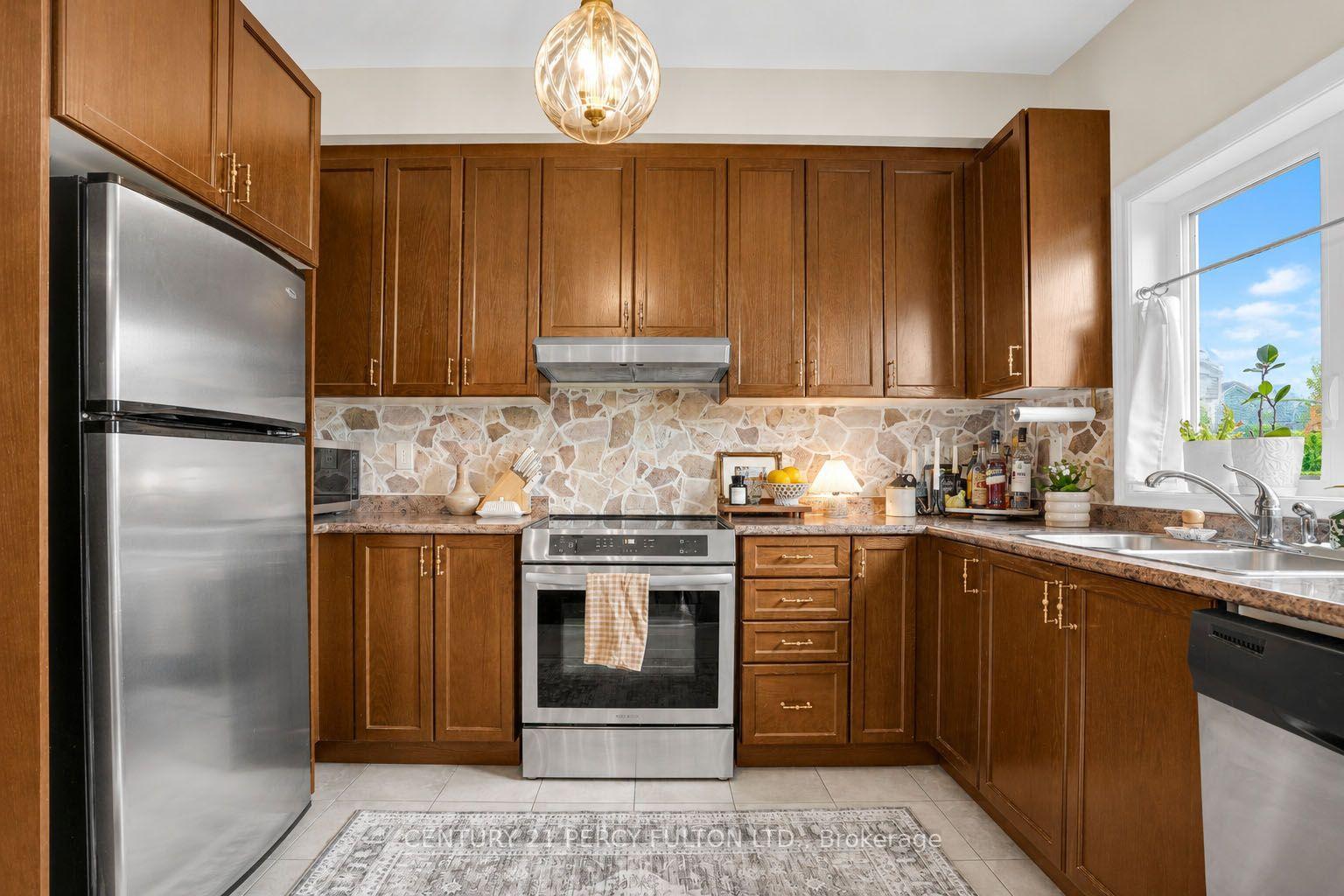 Photo 6 of 19 Pearcey Crescent, Barrie, West Bayfield — HOMEH