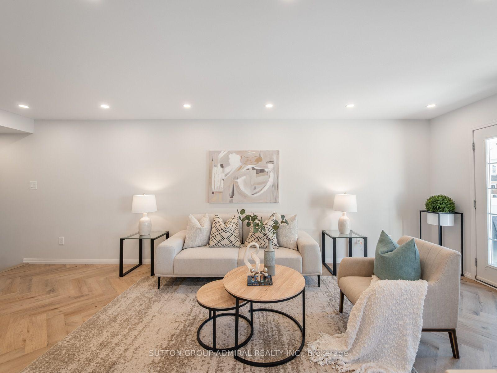 Photo 13 of 43 Deans Drive, Scarborough, Clairlea-Birchmount — HOMEH
