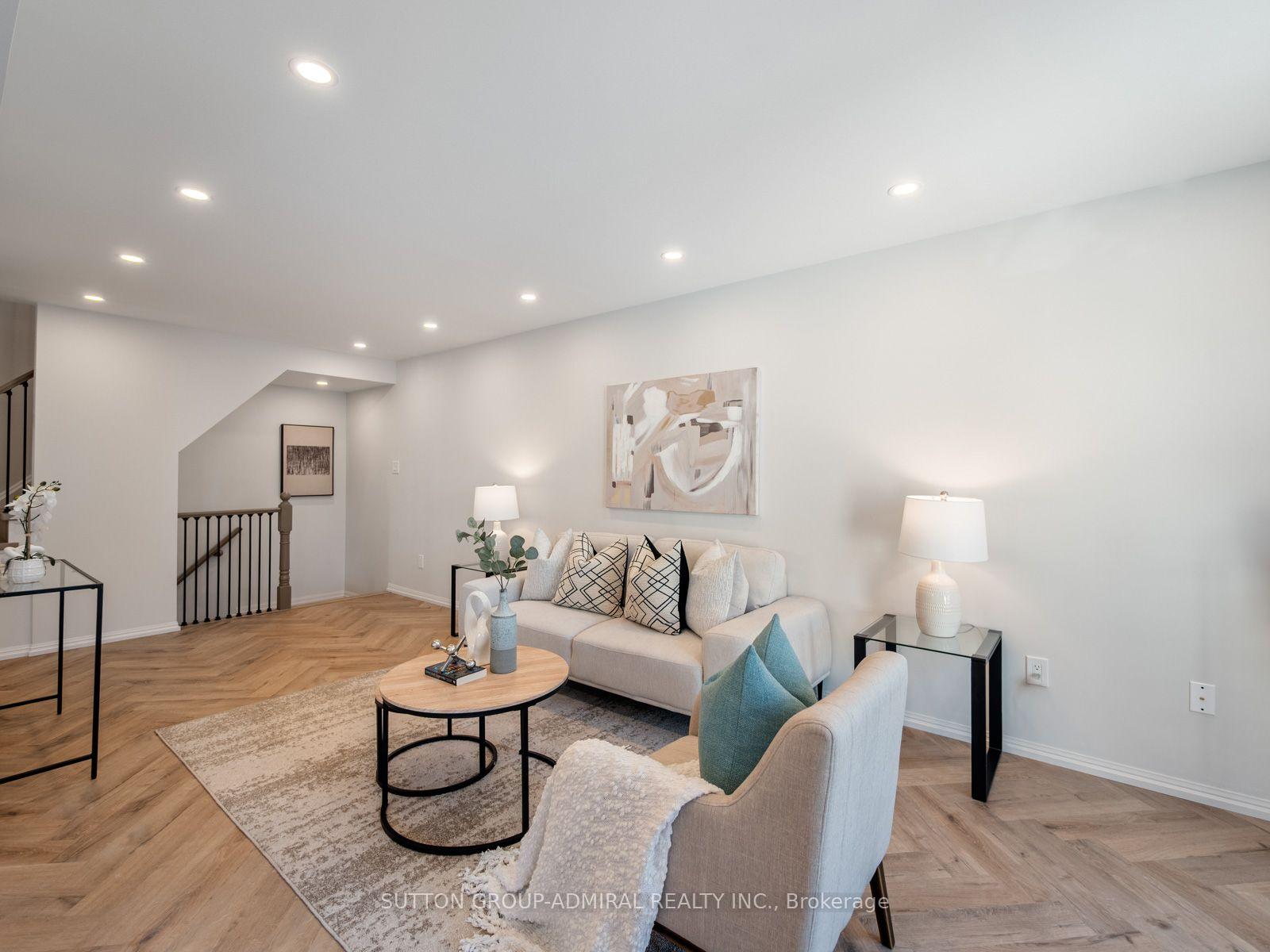 Photo 14 of 43 Deans Drive, Scarborough, Clairlea-Birchmount — HOMEH