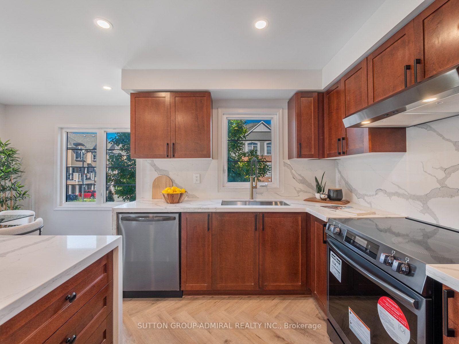 Photo 18 of 43 Deans Drive, Scarborough, Clairlea-Birchmount — HOMEH