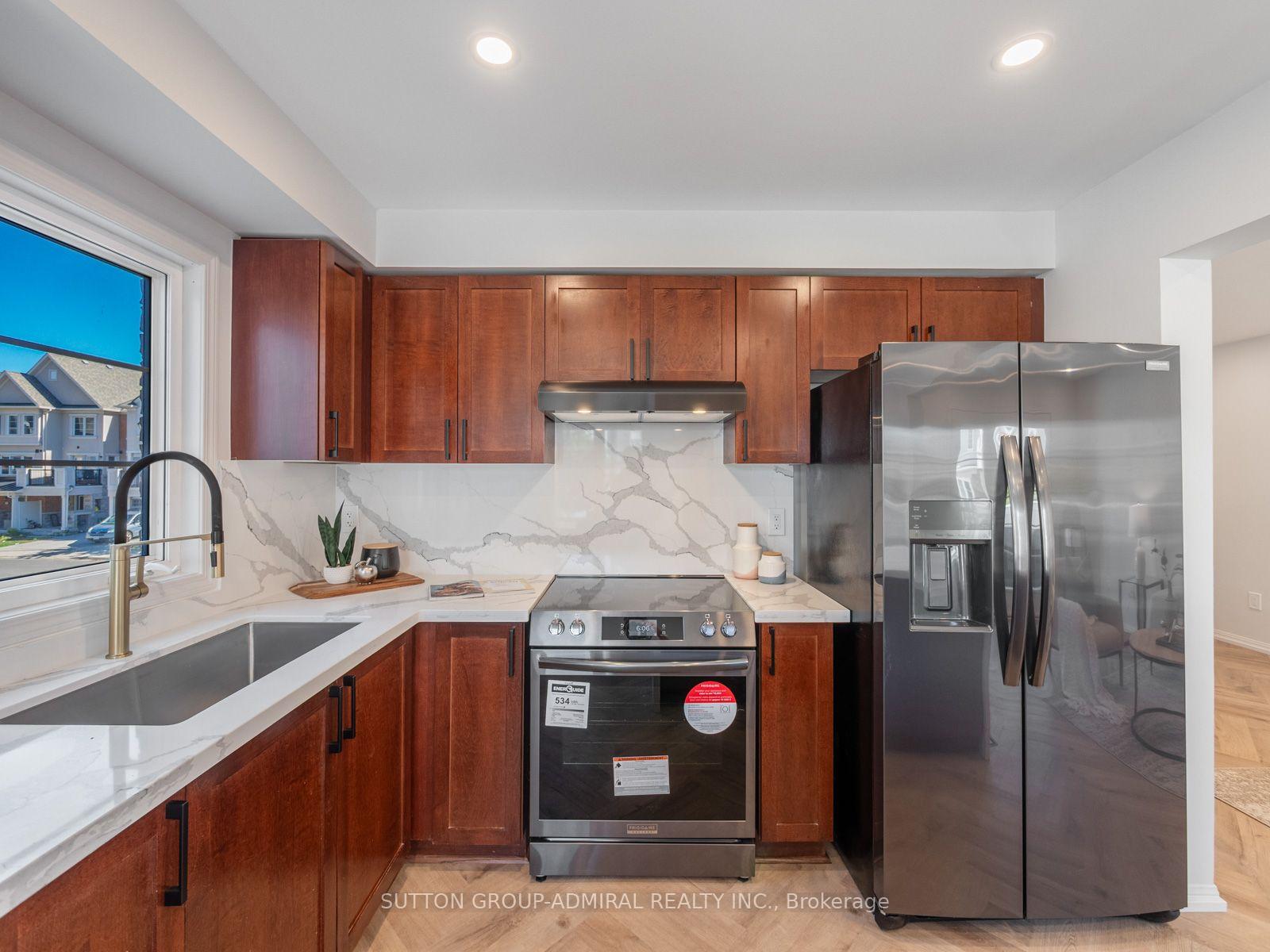 Photo 19 of 43 Deans Drive, Scarborough, Clairlea-Birchmount — HOMEH