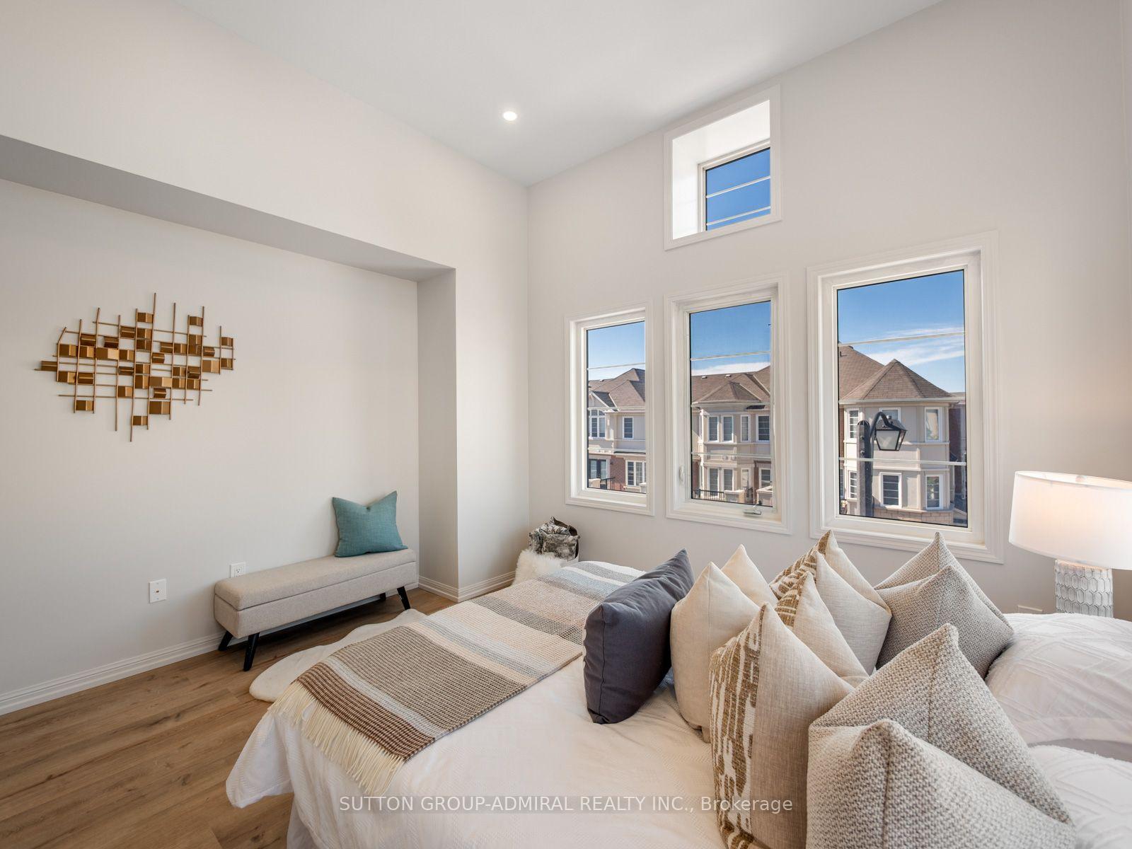 Photo 28 of 43 Deans Drive, Scarborough, Clairlea-Birchmount — HOMEH