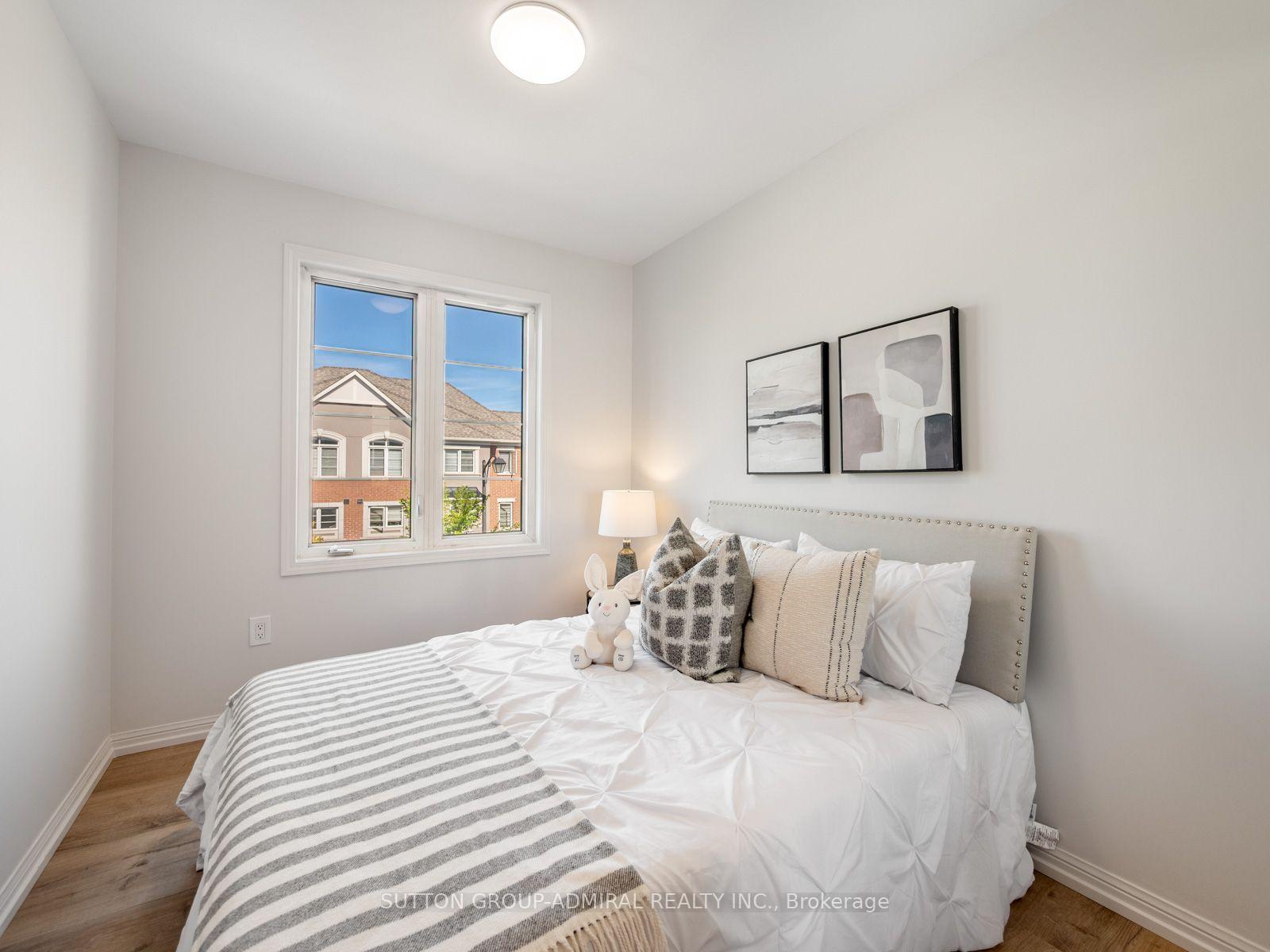 Photo 35 of 43 Deans Drive, Scarborough, Clairlea-Birchmount — HOMEH