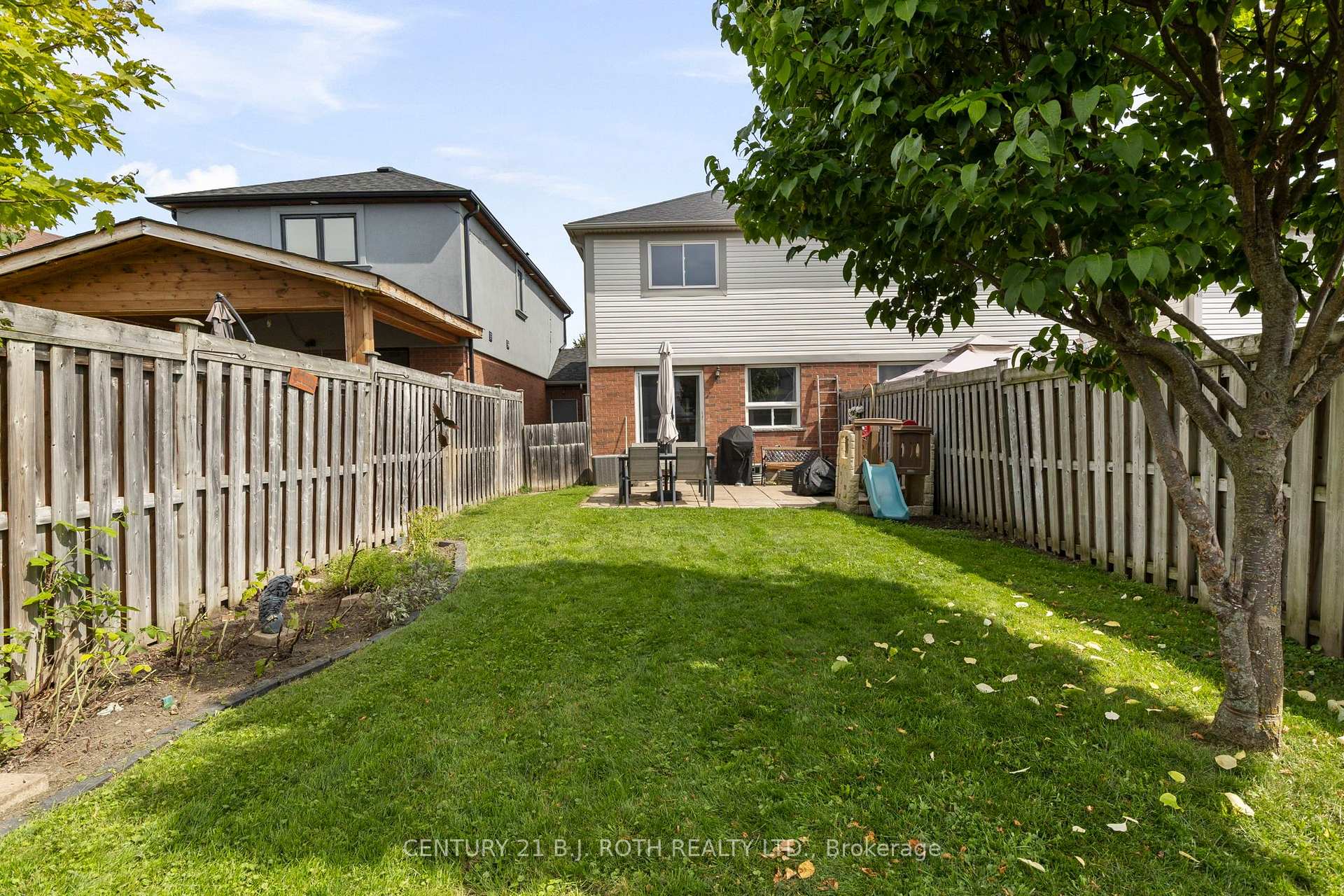 Photo 19 of 22 Ridwell Street, Barrie, Northwest — HOMEH