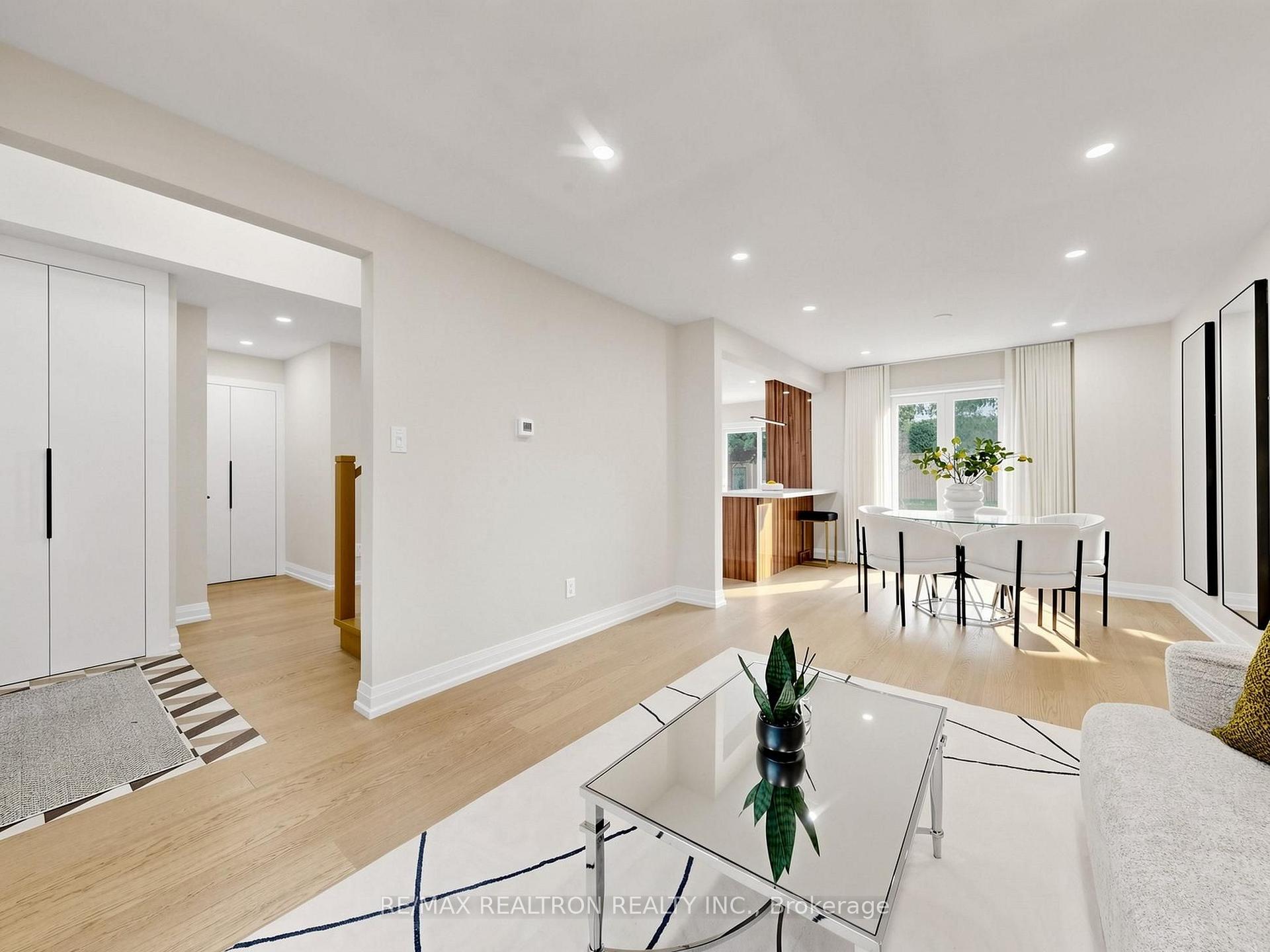 Photo 4 of 14 Lund Street, Richmond Hill, North Richvale — HOMEH