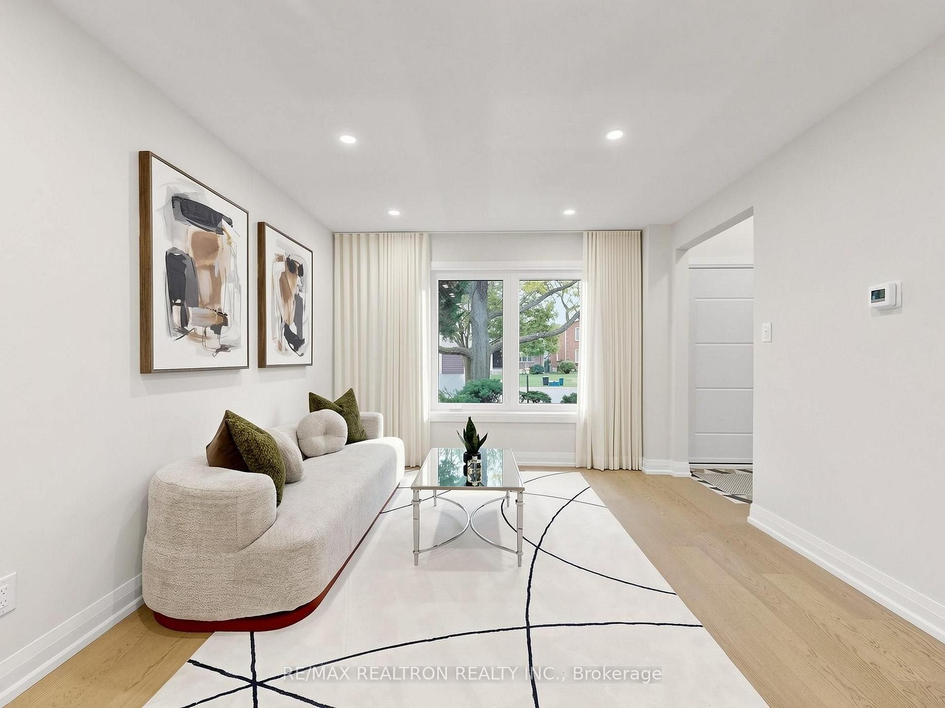 Photo 5 of 14 Lund Street, Richmond Hill, North Richvale — HOMEH