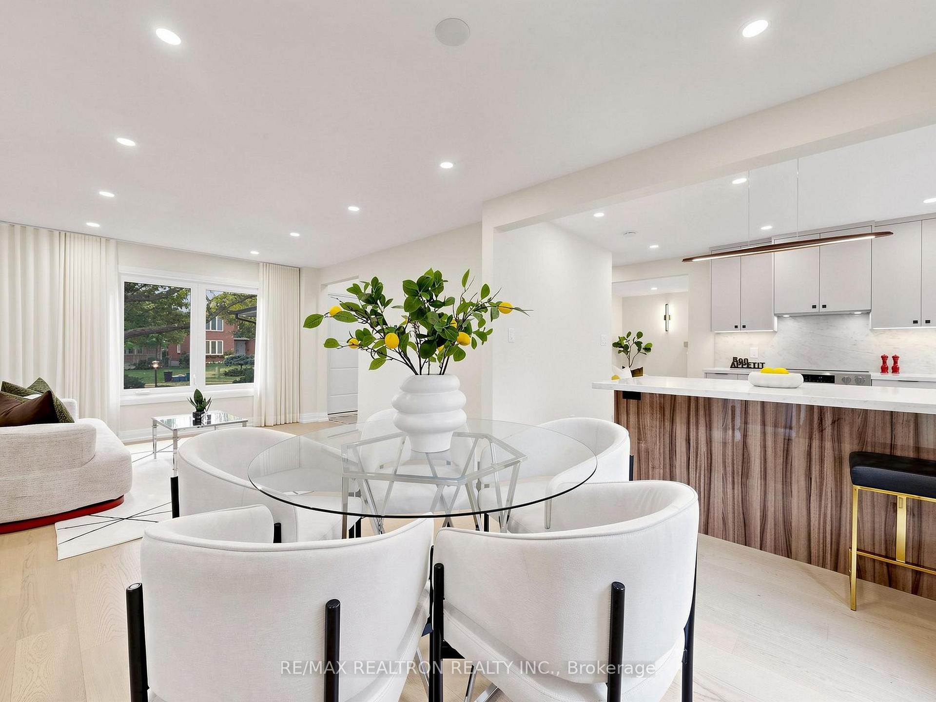 Photo 8 of 14 Lund Street, Richmond Hill, North Richvale — HOMEH