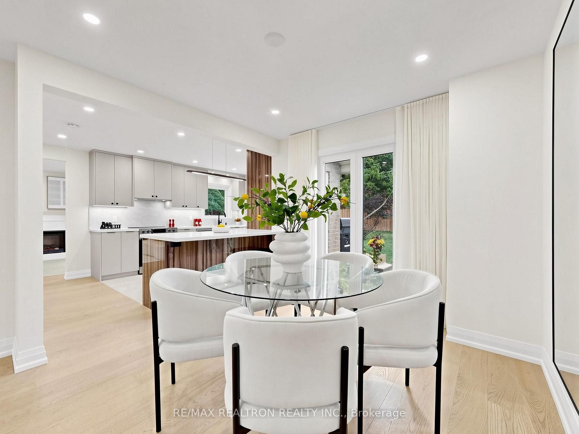 Photo 9 of 14 Lund Street, Richmond Hill, North Richvale — HOMEH