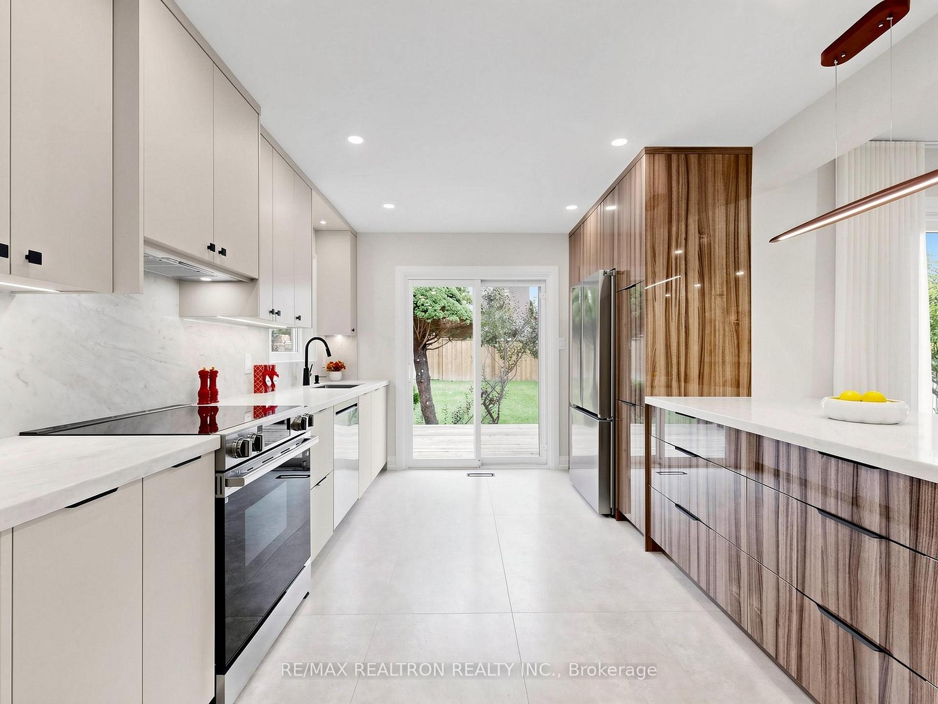 Photo 11 of 14 Lund Street, Richmond Hill, North Richvale — HOMEH