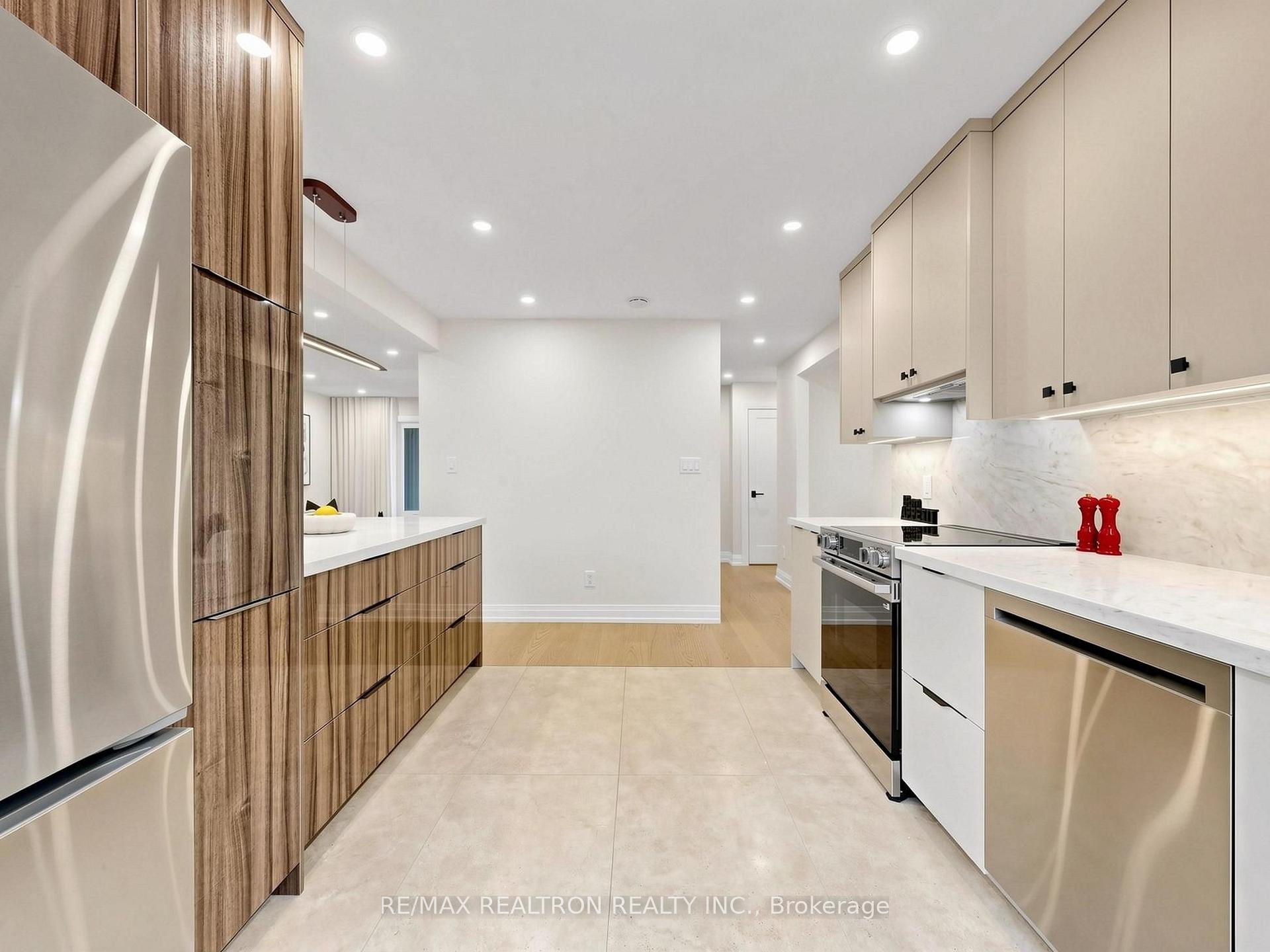 Photo 12 of 14 Lund Street, Richmond Hill, North Richvale — HOMEH