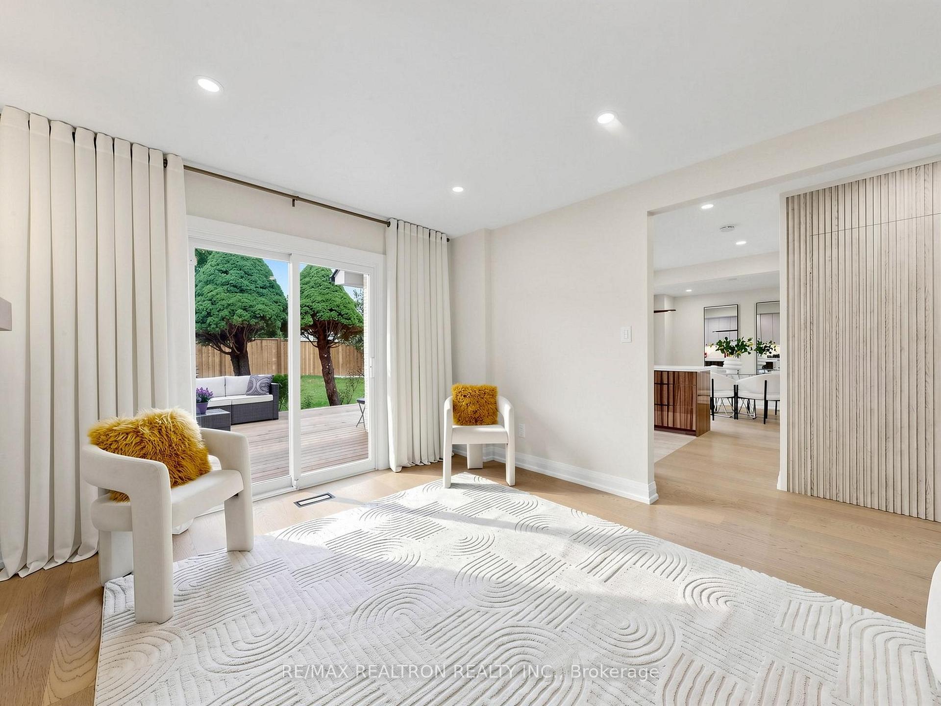Photo 15 of 14 Lund Street, Richmond Hill, North Richvale — HOMEH
