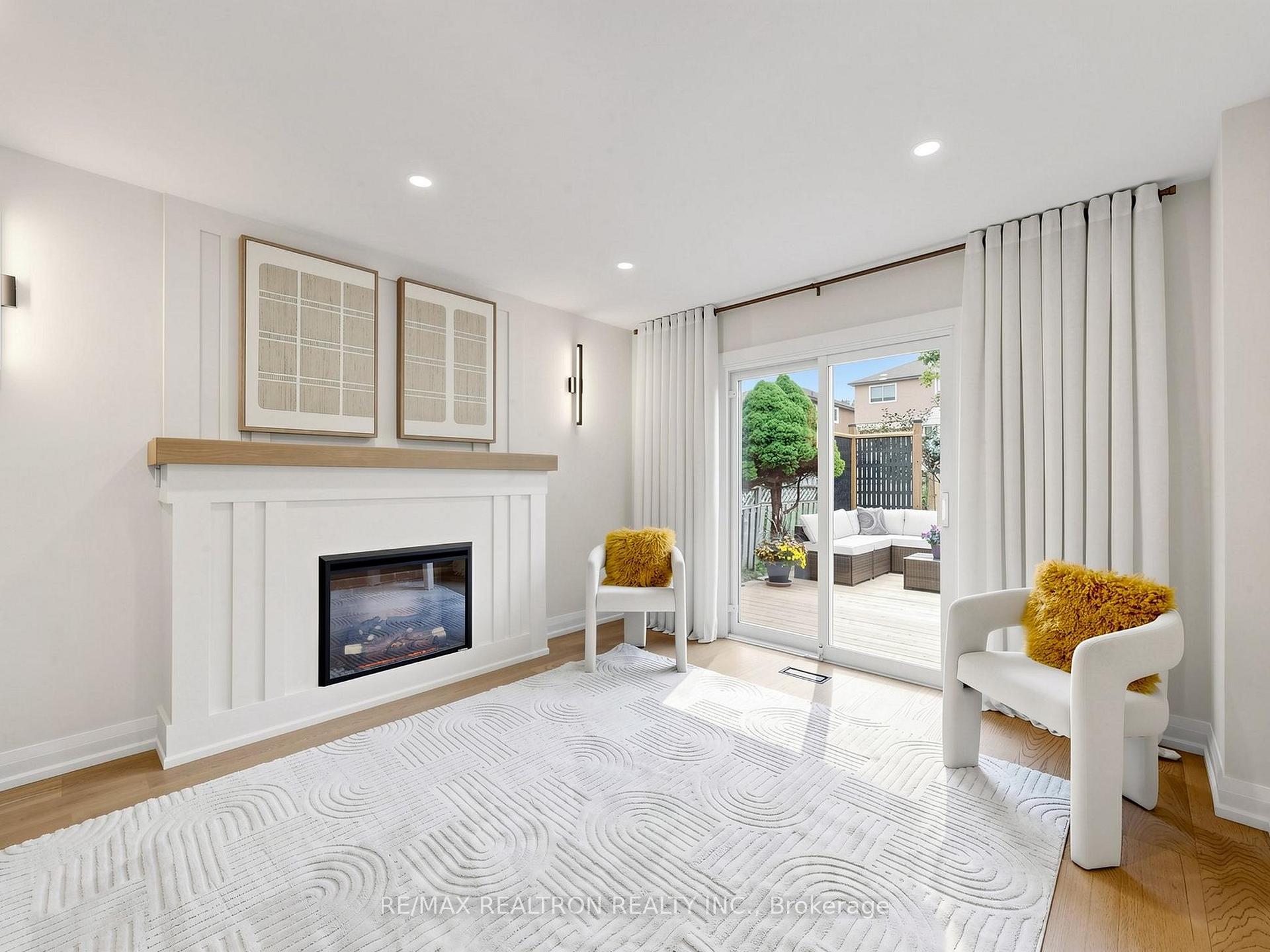 Photo 16 of 14 Lund Street, Richmond Hill, North Richvale — HOMEH