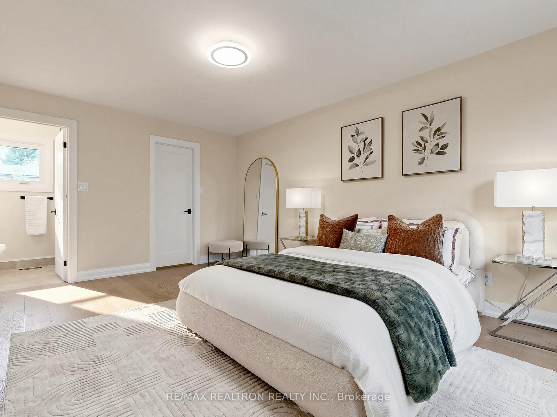 Photo 24 of 14 Lund Street, Richmond Hill, North Richvale — HOMEH