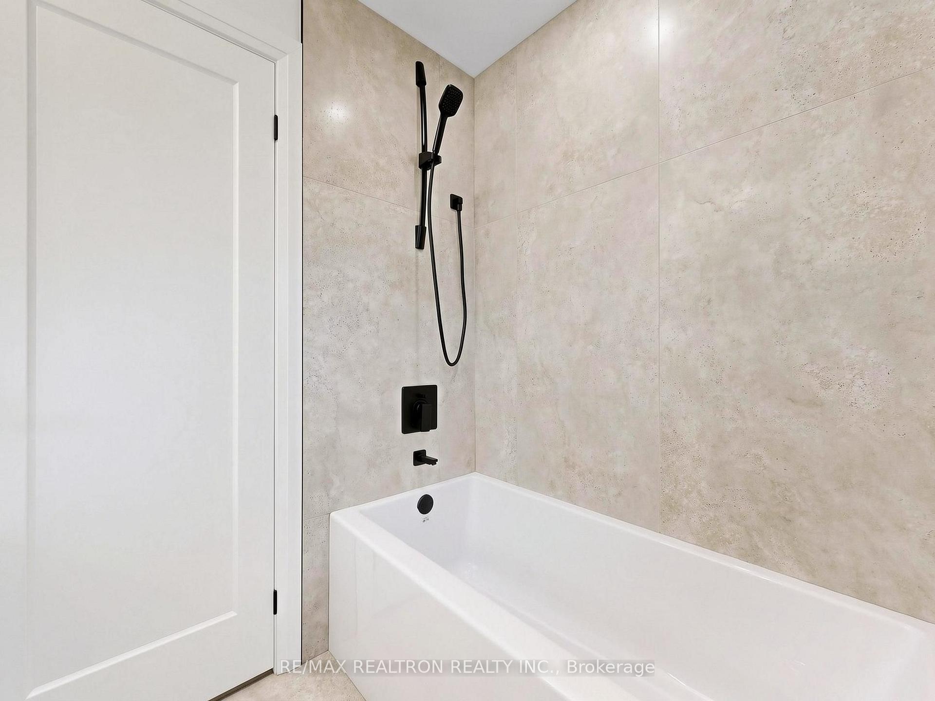 Photo 33 of 14 Lund Street, Richmond Hill, North Richvale — HOMEH