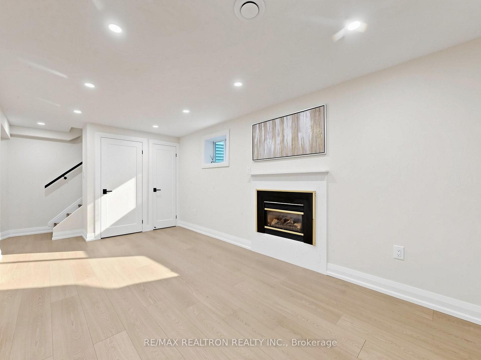 Photo 35 of 14 Lund Street, Richmond Hill, North Richvale — HOMEH