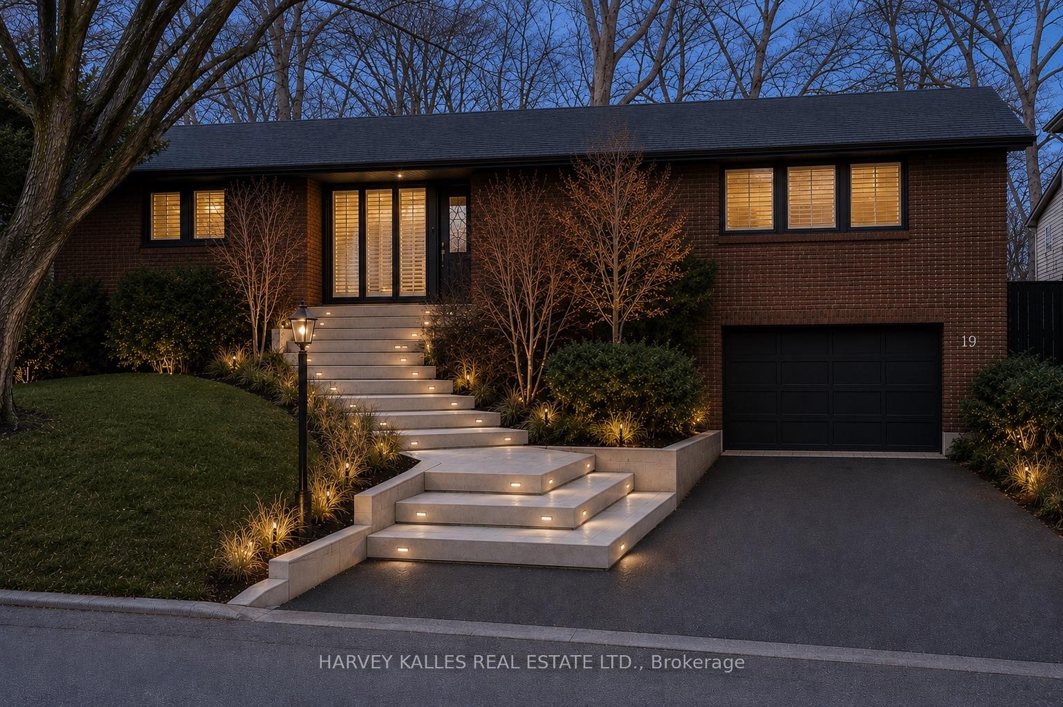 Photo 2 of 19 Blair Athol Crescent, Etobicoke, Princess-Rosethorn — HOMEH