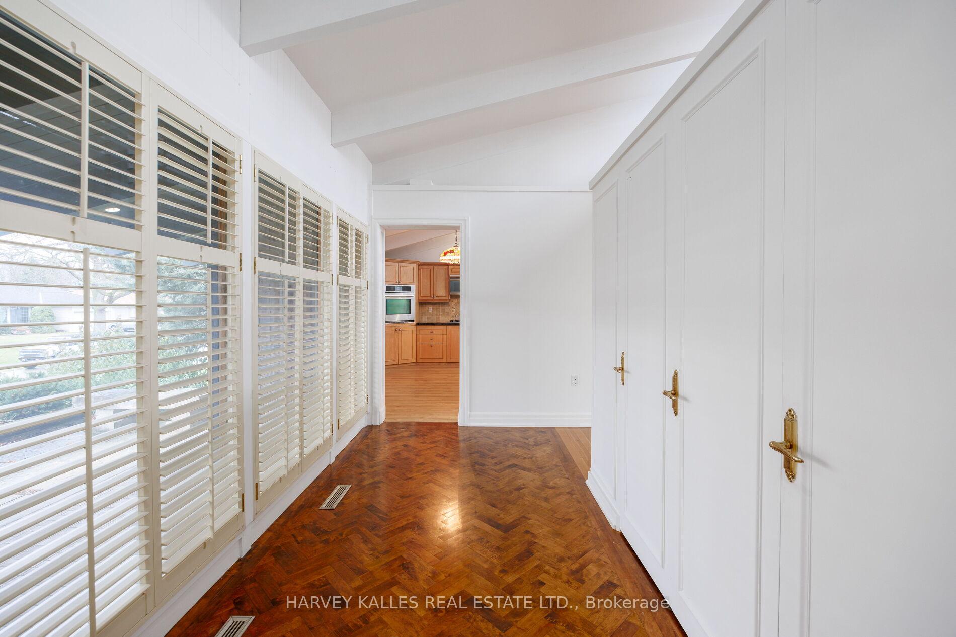 Photo 5 of 19 Blair Athol Crescent, Etobicoke, Princess-Rosethorn — HOMEH