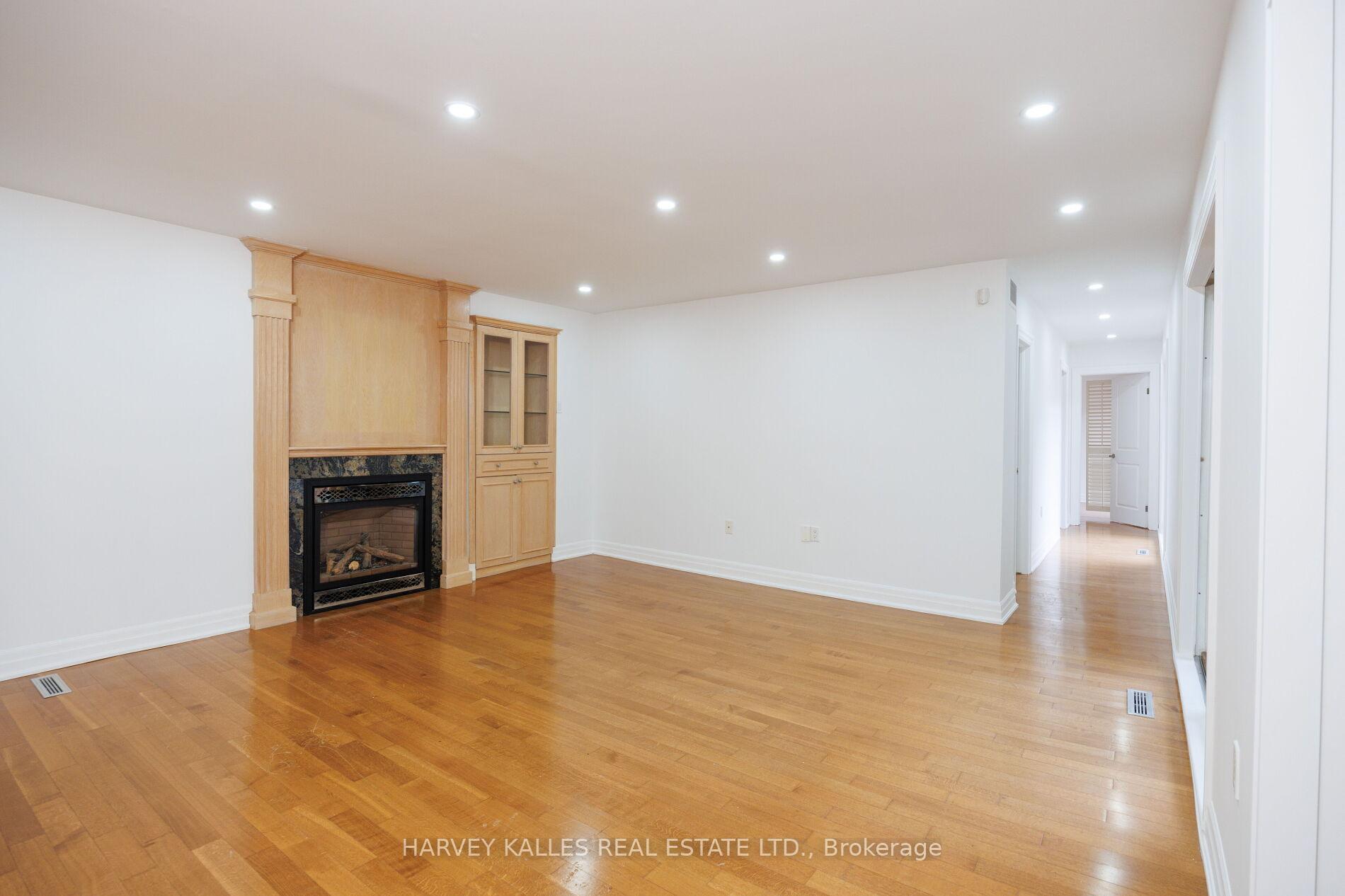 Photo 14 of 19 Blair Athol Crescent, Etobicoke, Princess-Rosethorn — HOMEH