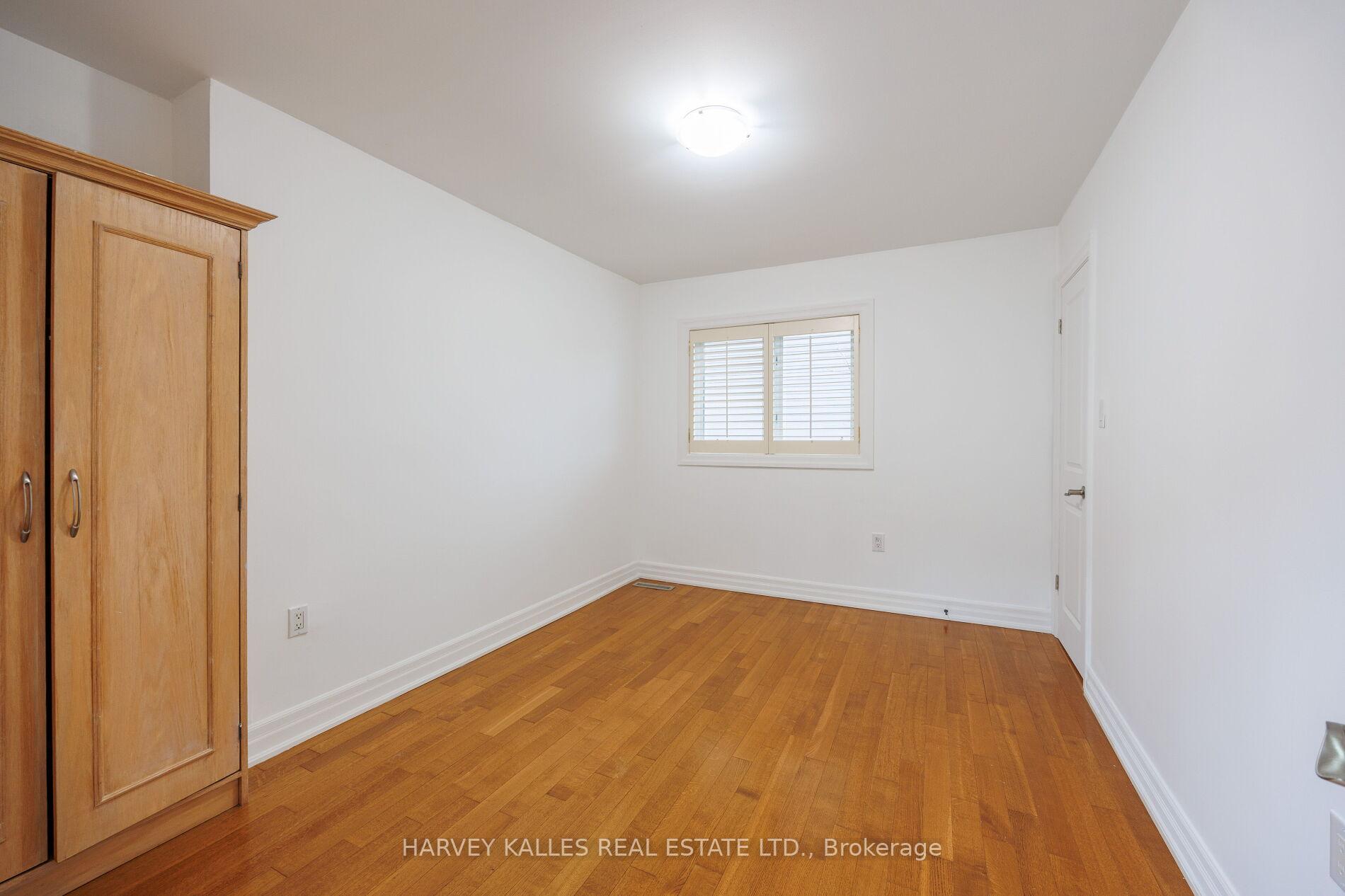 Photo 35 of 19 Blair Athol Crescent, Etobicoke, Princess-Rosethorn — HOMEH