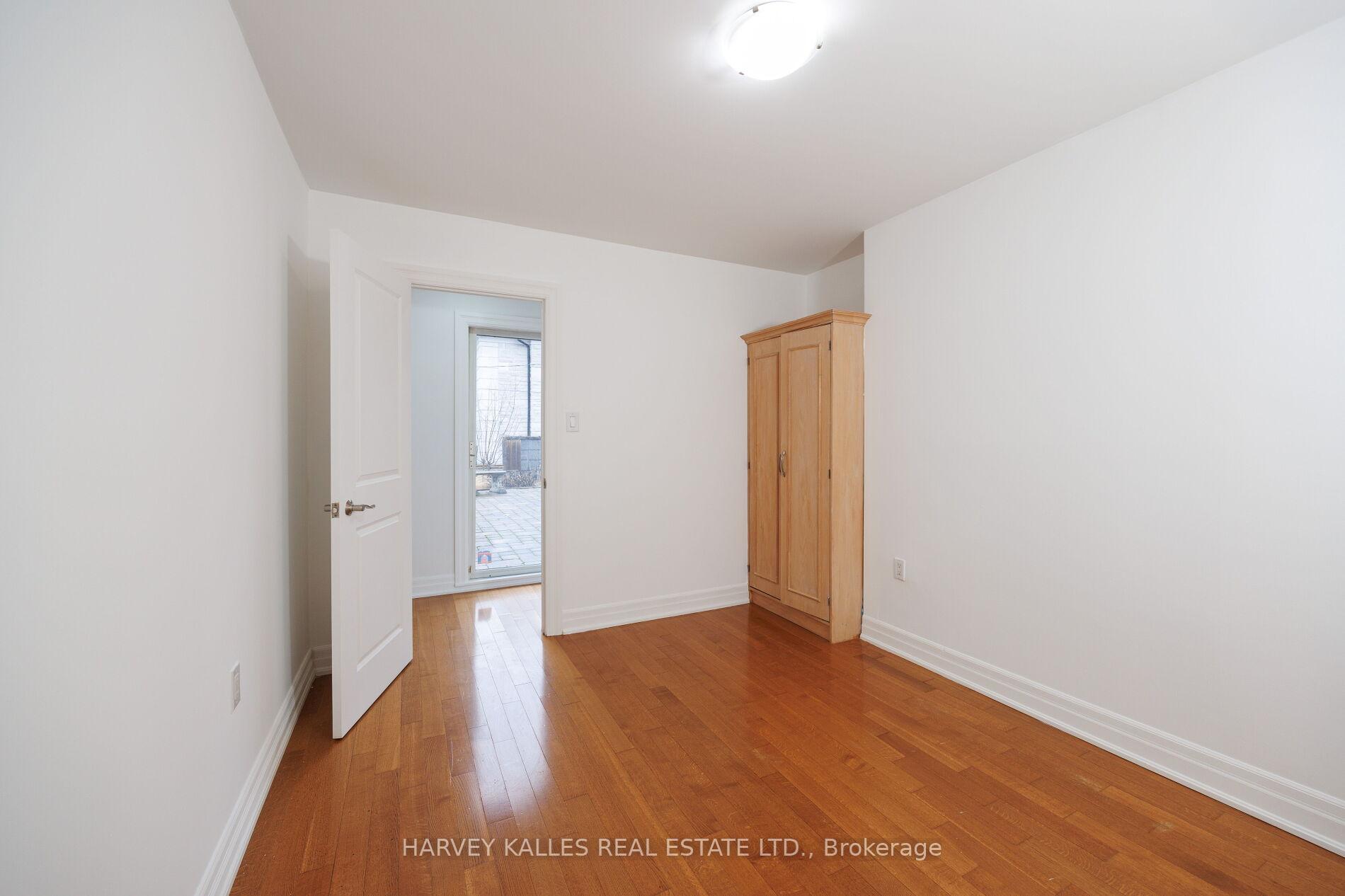 Photo 36 of 19 Blair Athol Crescent, Etobicoke, Princess-Rosethorn — HOMEH