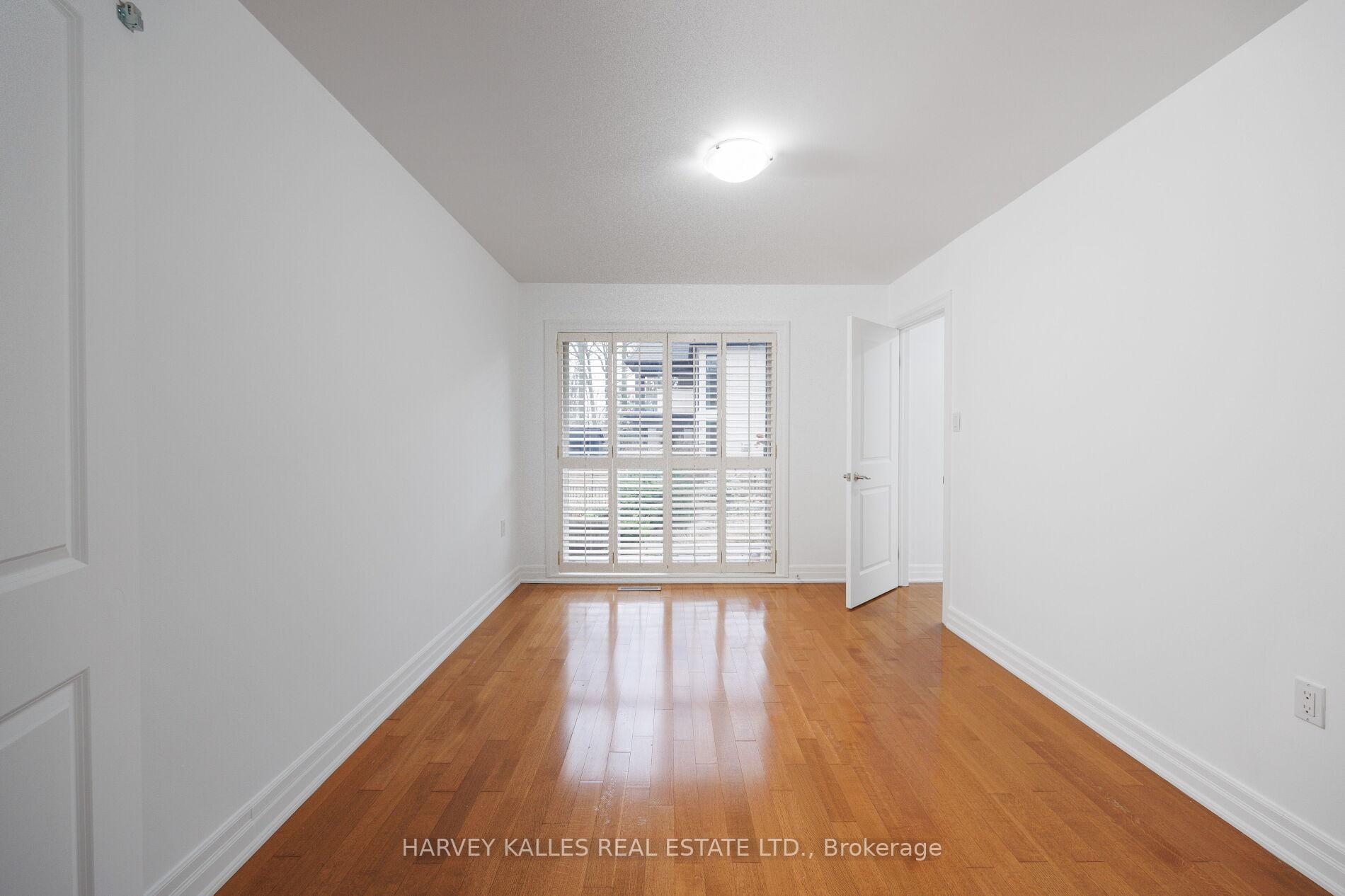 Photo 38 of 19 Blair Athol Crescent, Etobicoke, Princess-Rosethorn — HOMEH