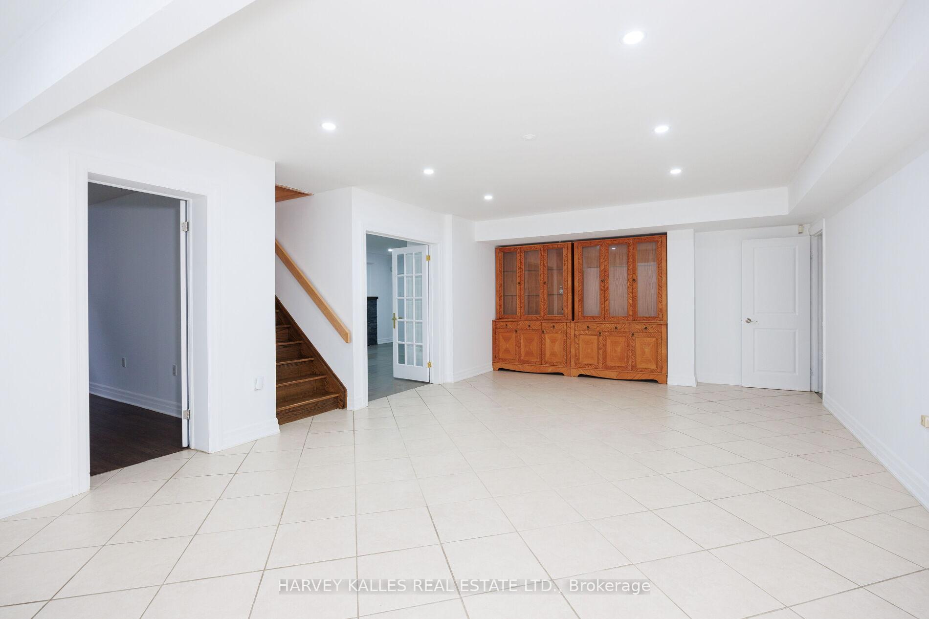 Photo 43 of 19 Blair Athol Crescent, Etobicoke, Princess-Rosethorn — HOMEH