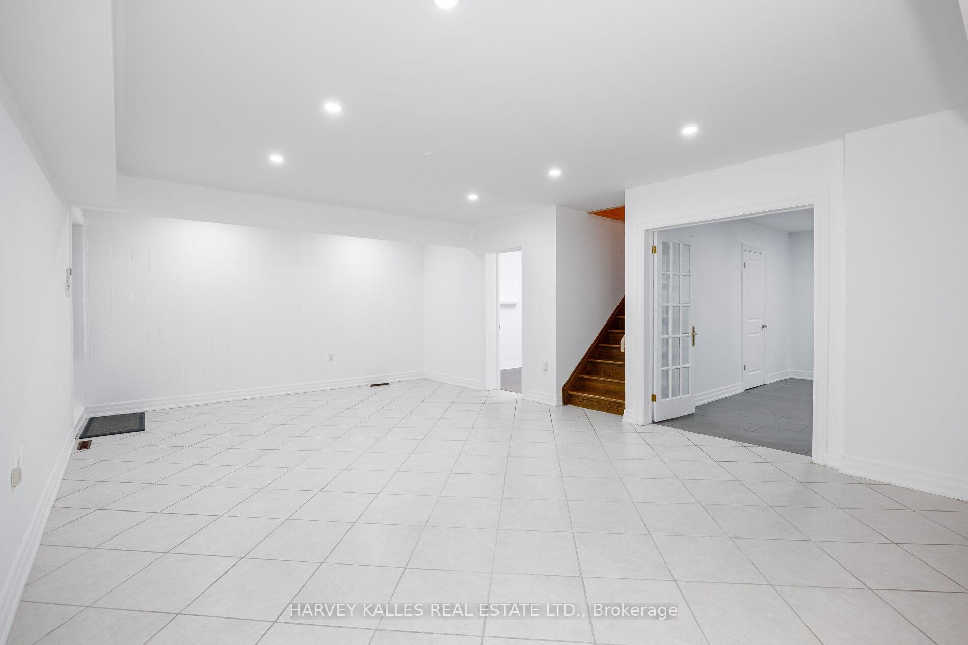 Photo 44 of 19 Blair Athol Crescent, Etobicoke, Princess-Rosethorn — HOMEH