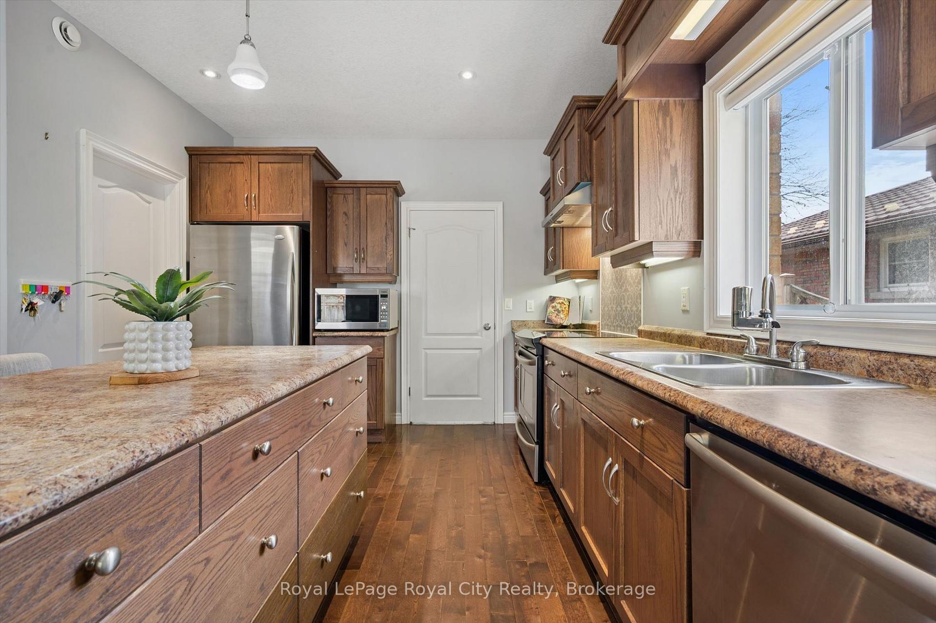 Photo 17 of 60A Eastview Road, Guelph, Grange Road — HOMEH