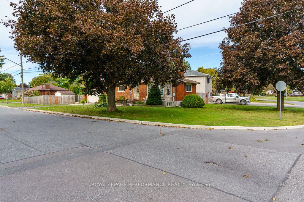 Photo 5 of 1001 Edythe Avenue, Cornwall, Cornwall — HOMEH