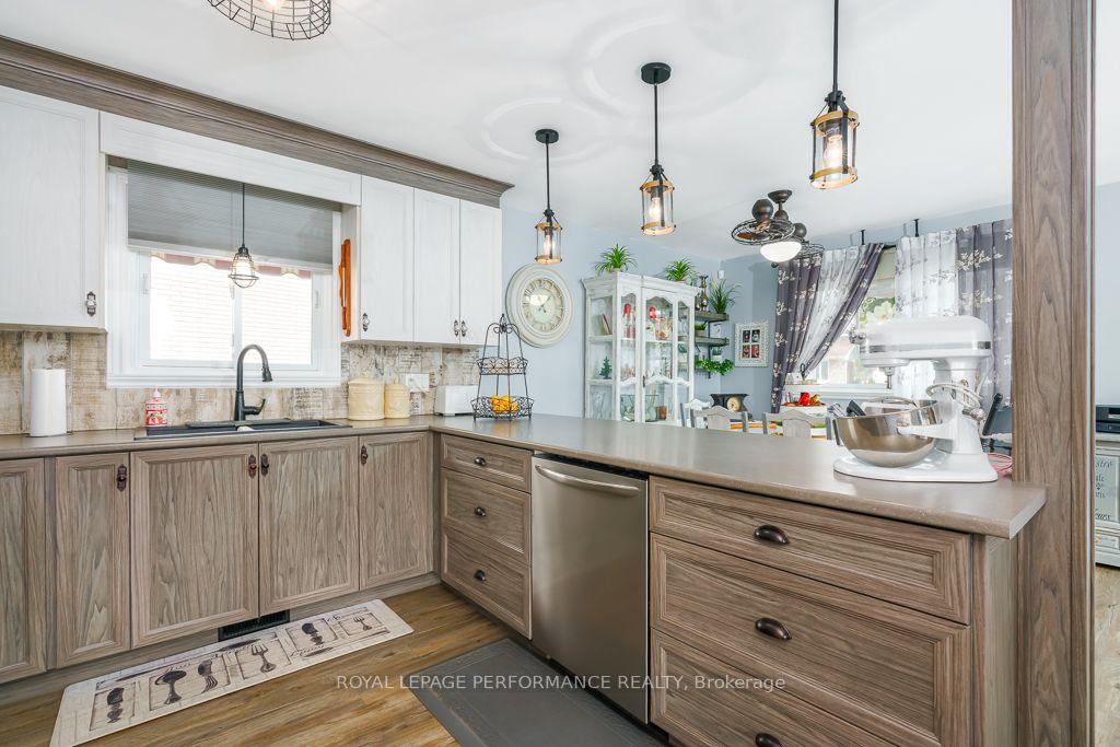 Photo 15 of 1001 Edythe Avenue, Cornwall, Cornwall — HOMEH