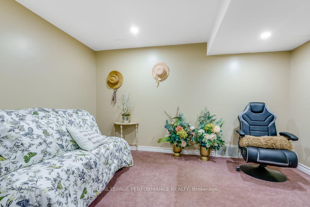 Photo 24 of 1001 Edythe Avenue, Cornwall, Cornwall — HOMEH