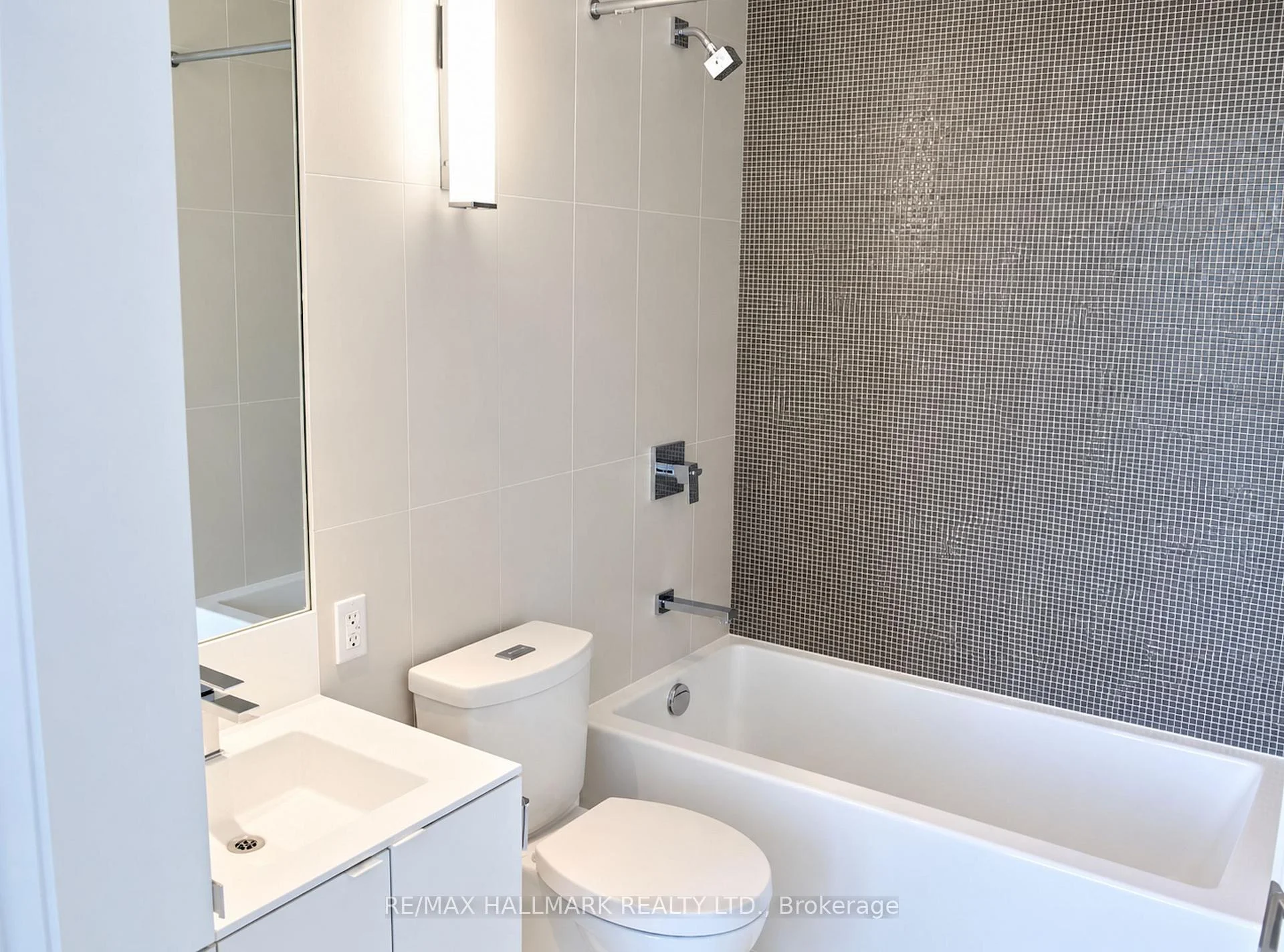 Photo 8 of Unit 2202, 125 Peter Street, Toronto, Waterfront Communities — HOMEH