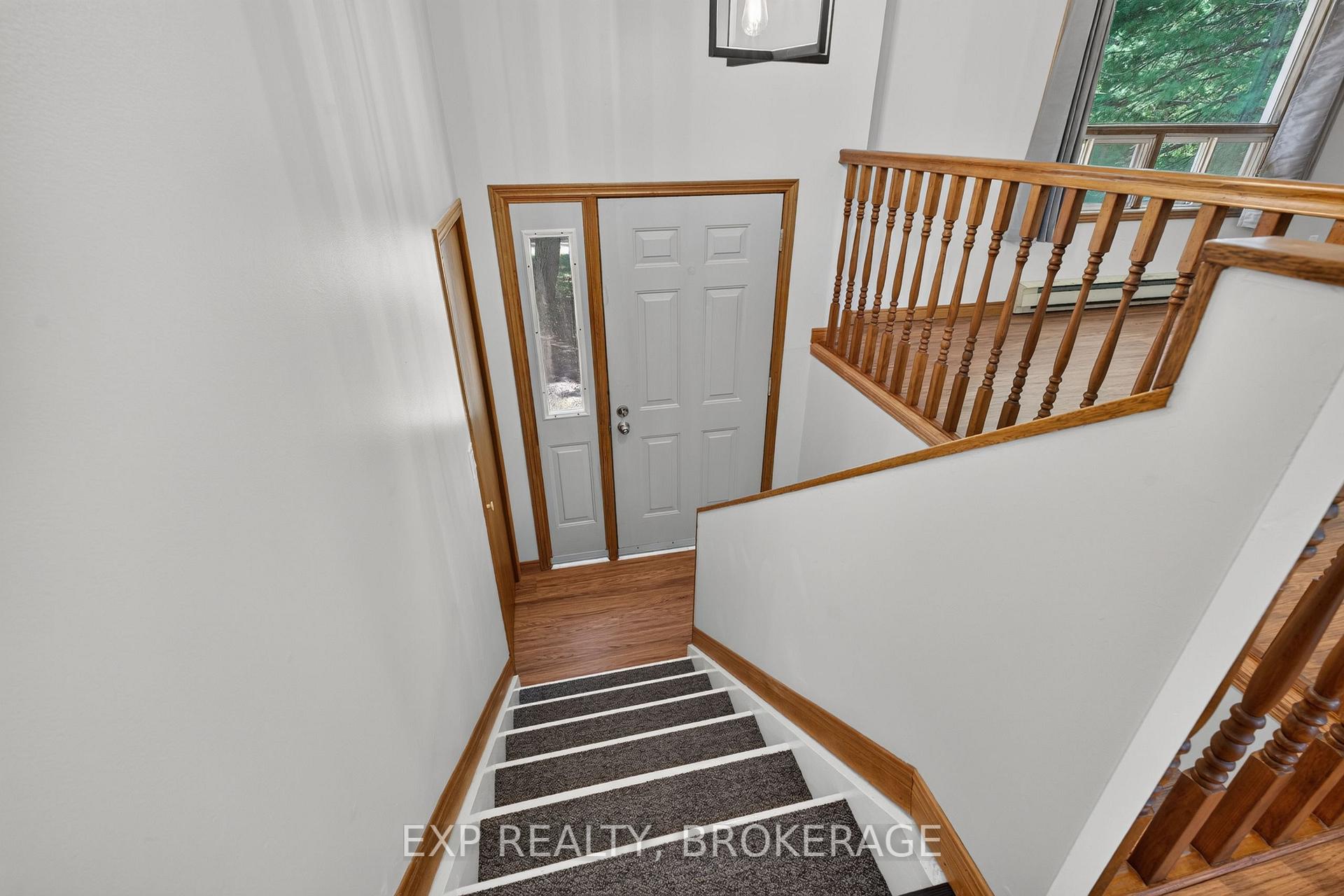 Photo 6 of 1054 York Road, Frontenac, Frontenac Centre — HOMEH