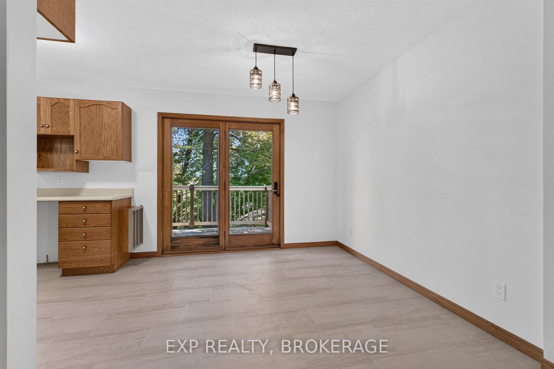 Photo 13 of 1054 York Road, Frontenac, Frontenac Centre — HOMEH