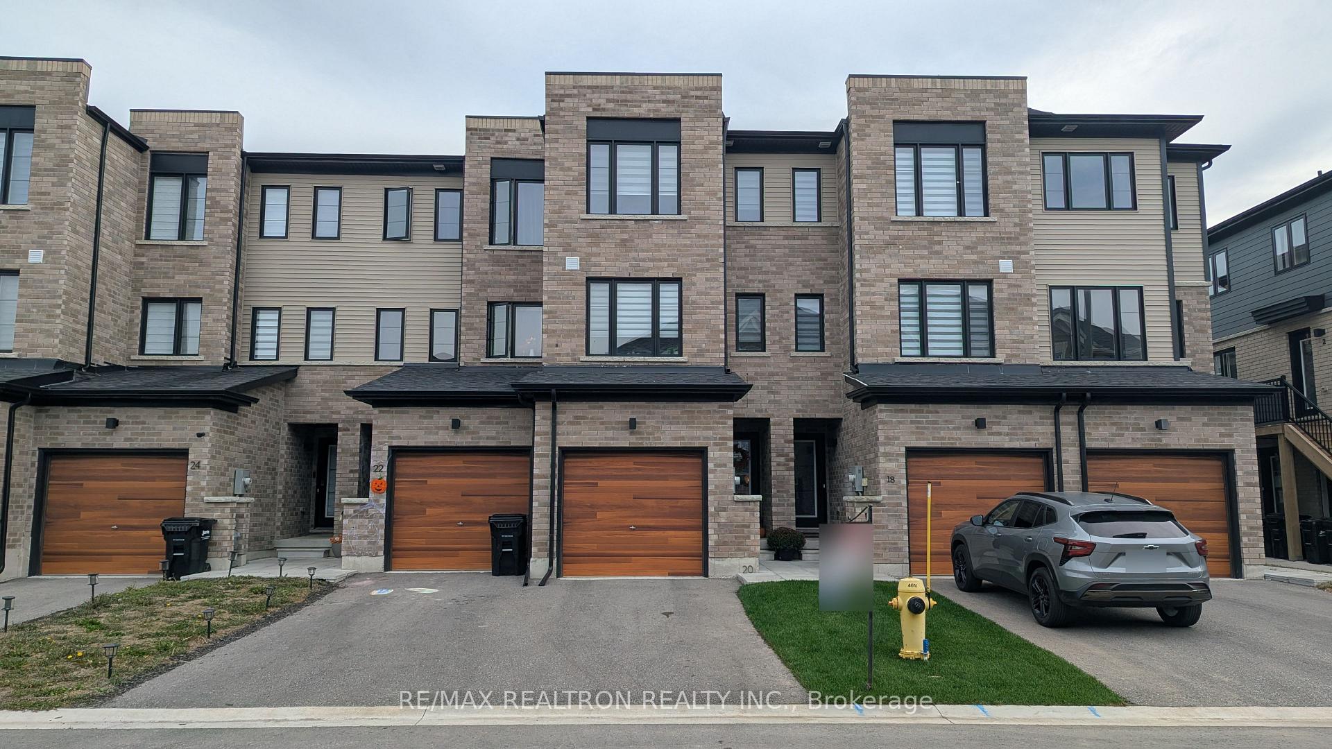 Photo 1 of 20 Pumpkin Corner Crescent, Barrie, Rural Barrie Southeast — HOMEH