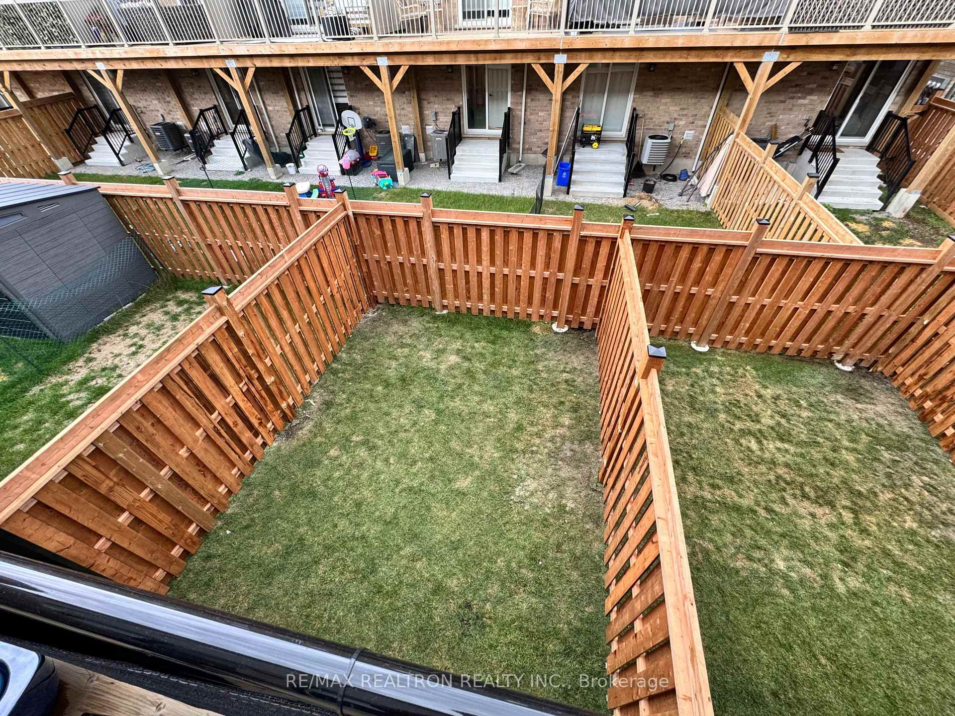 Photo 5 of 20 Pumpkin Corner Crescent, Barrie, Rural Barrie Southeast — HOMEH