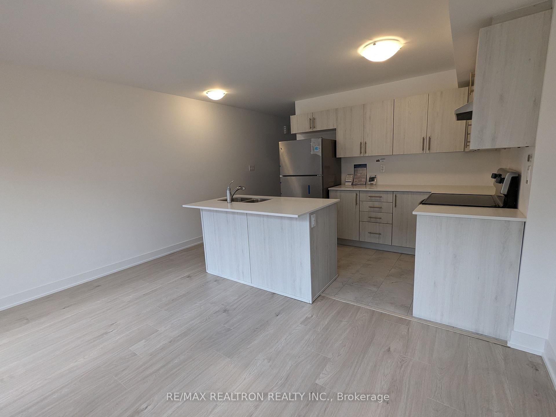 Photo 13 of 20 Pumpkin Corner Crescent, Barrie, Rural Barrie Southeast — HOMEH