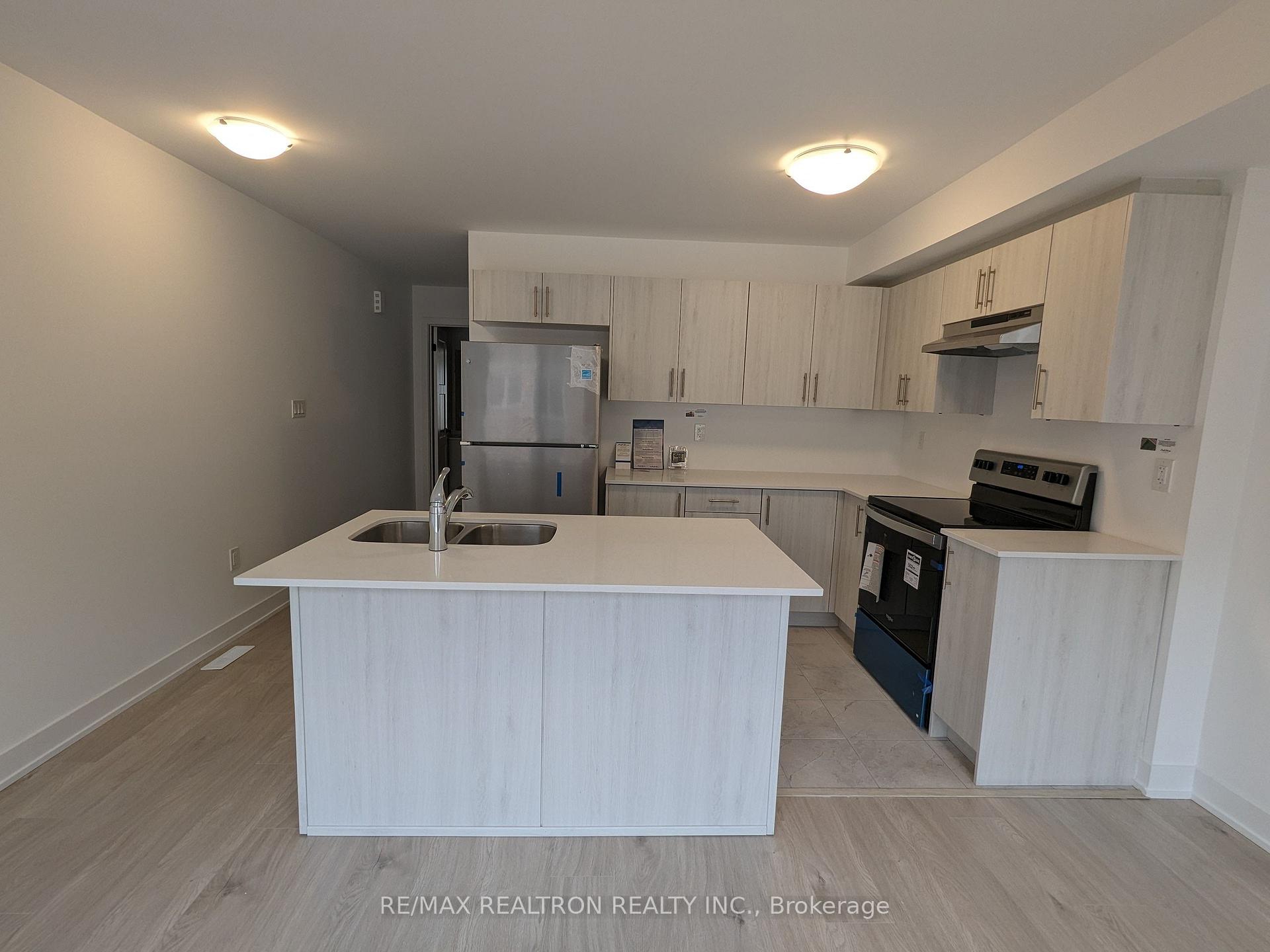 Photo 14 of 20 Pumpkin Corner Crescent, Barrie, Rural Barrie Southeast — HOMEH