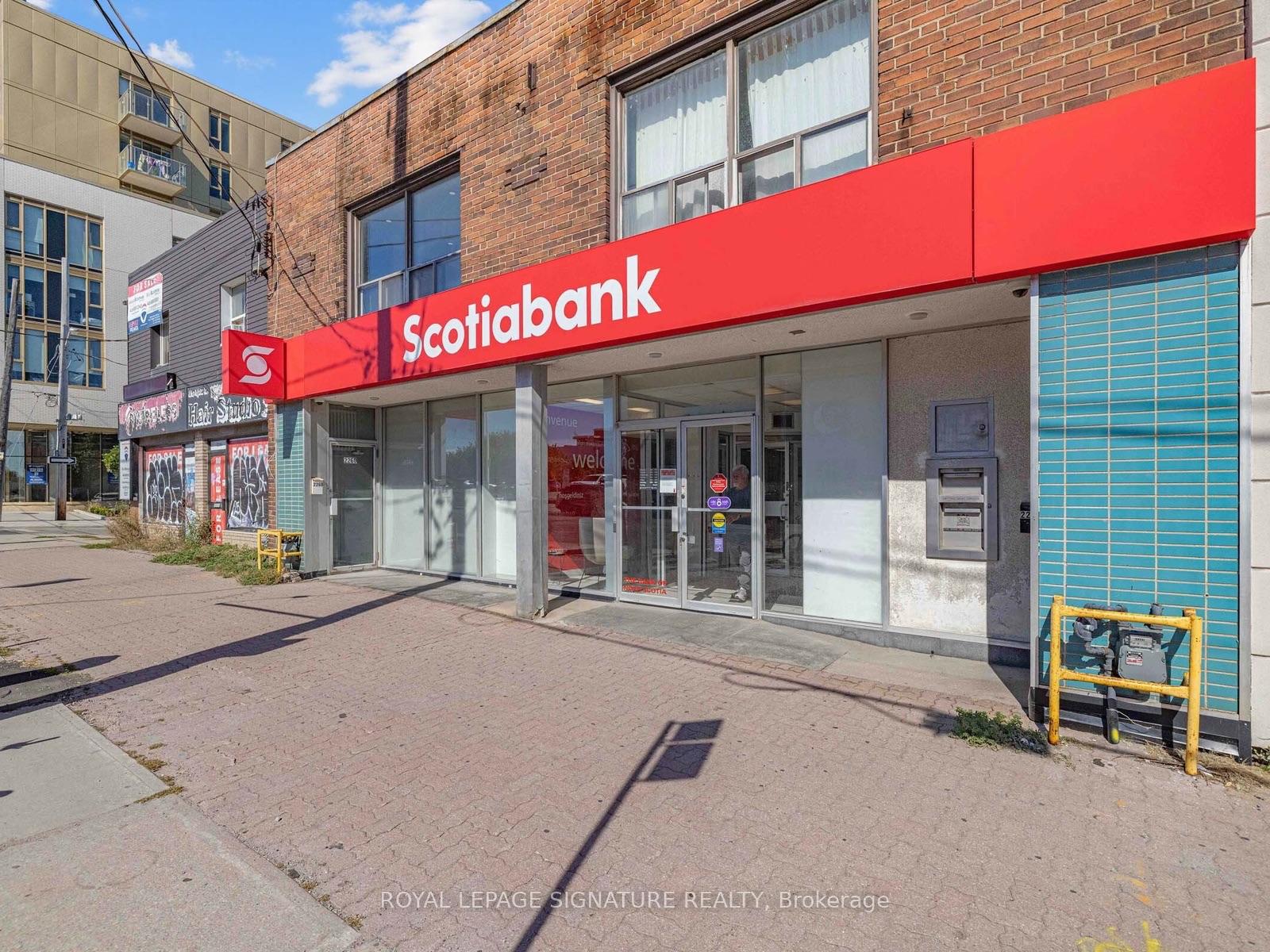 Front of 2260 Eglinton Avenue W