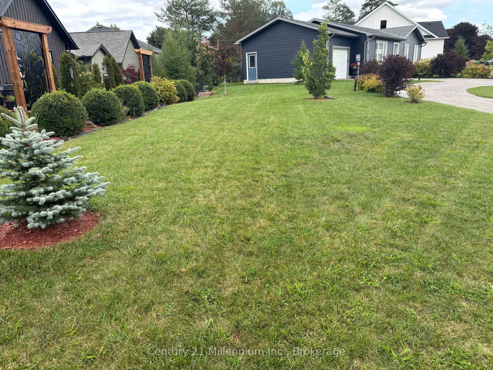 Photo 8 of 85 Gordon Crescent, Meaford — HOMEH