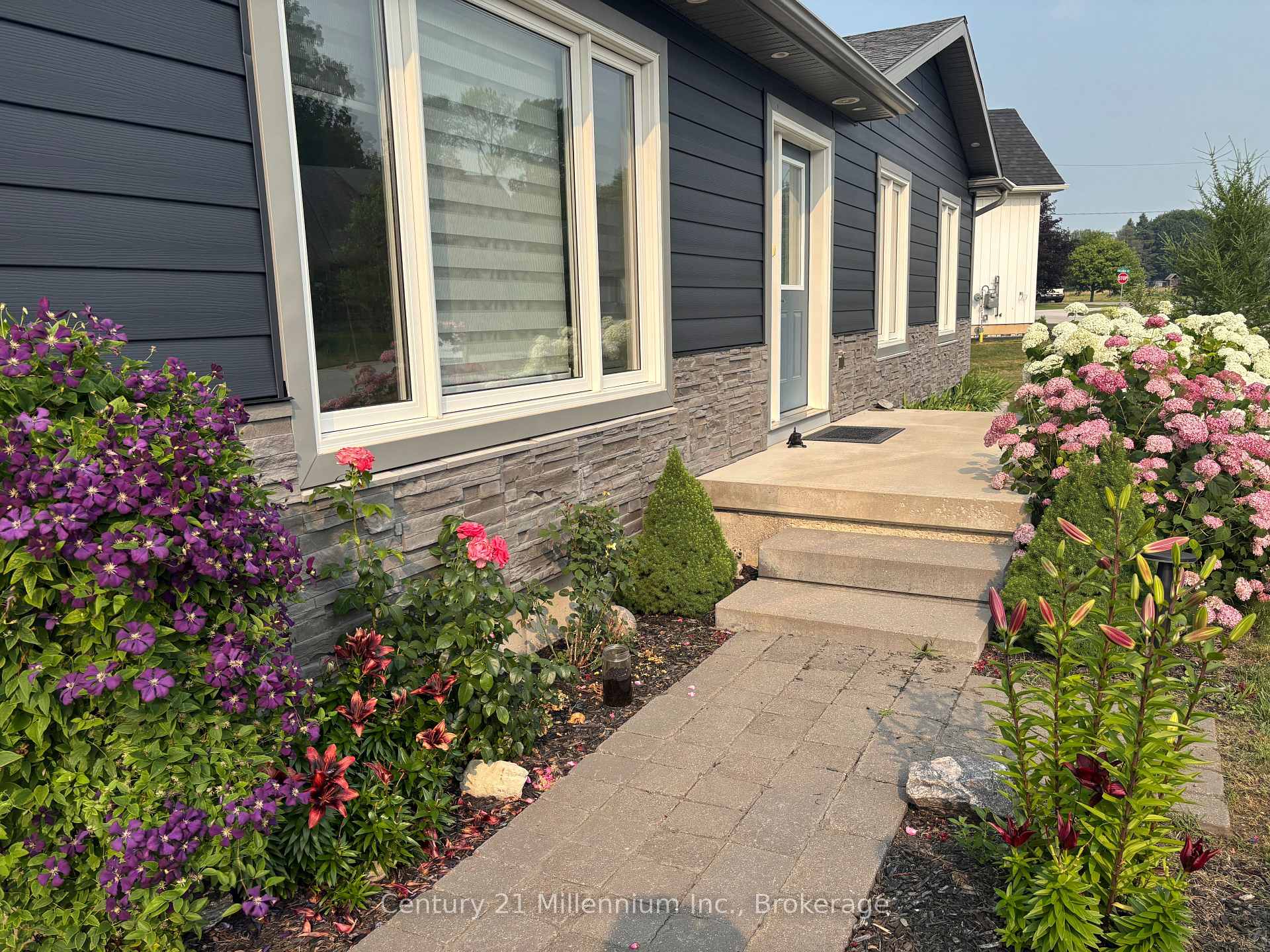 Photo 10 of 85 Gordon Crescent, Meaford — HOMEH