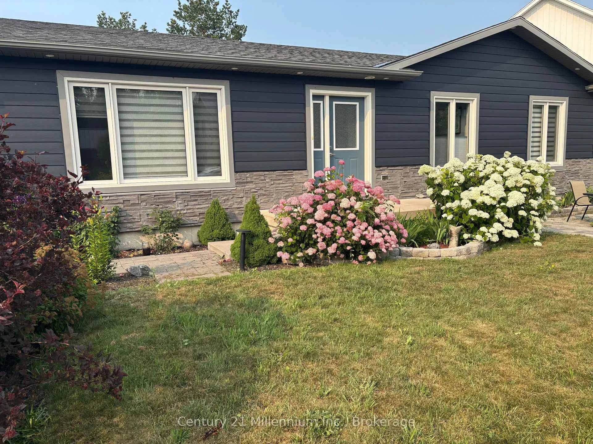 Photo 6 of 85 Gordon Crescent, Meaford — HOMEH