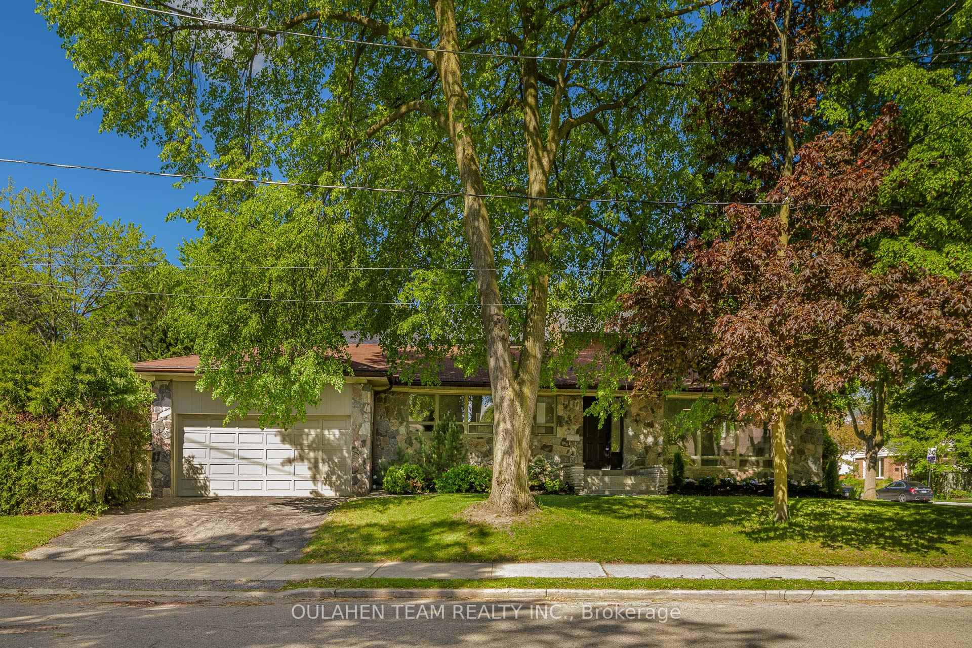 Photo 3 of 55 Foxwarren Drive, North York, Bayview Village — HOMEH