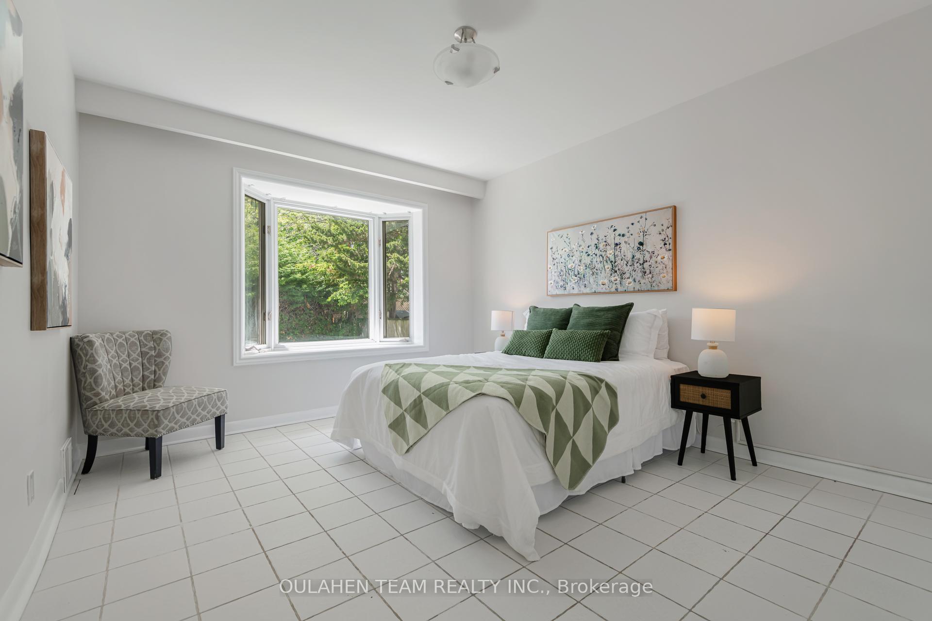Photo 25 of 55 Foxwarren Drive, North York, Bayview Village — HOMEH