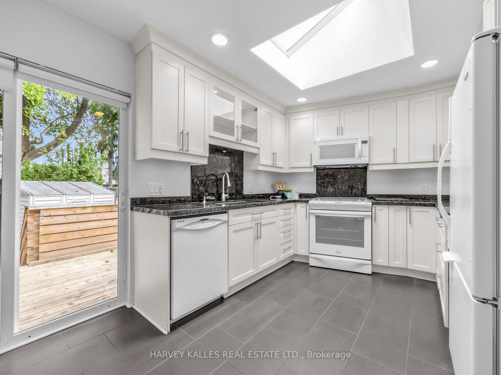 Photo 13 of 4 Kenrae Road, Toronto, Leaside — HOMEH