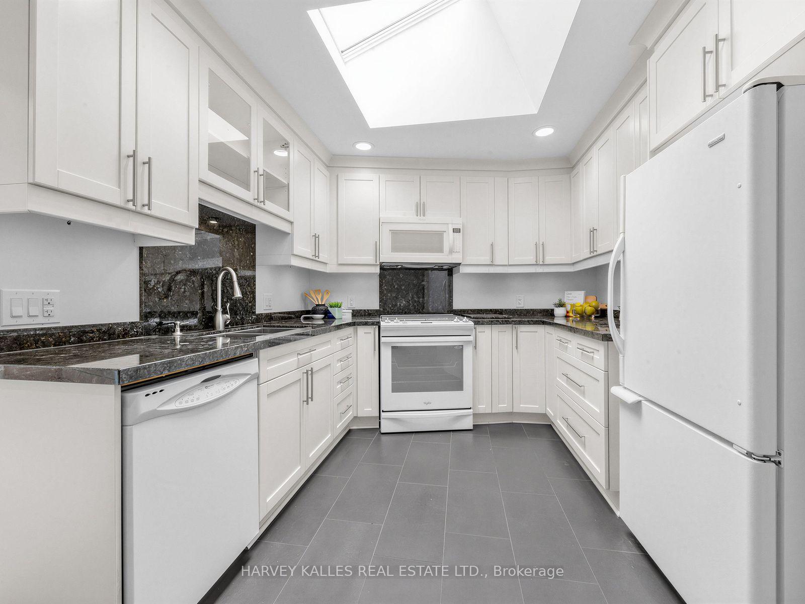 Photo 14 of 4 Kenrae Road, Toronto, Leaside — HOMEH