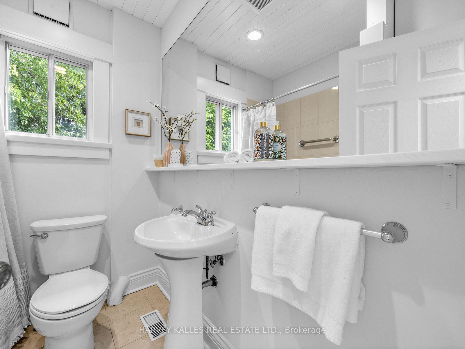 Photo 18 of 4 Kenrae Road, Toronto, Leaside — HOMEH